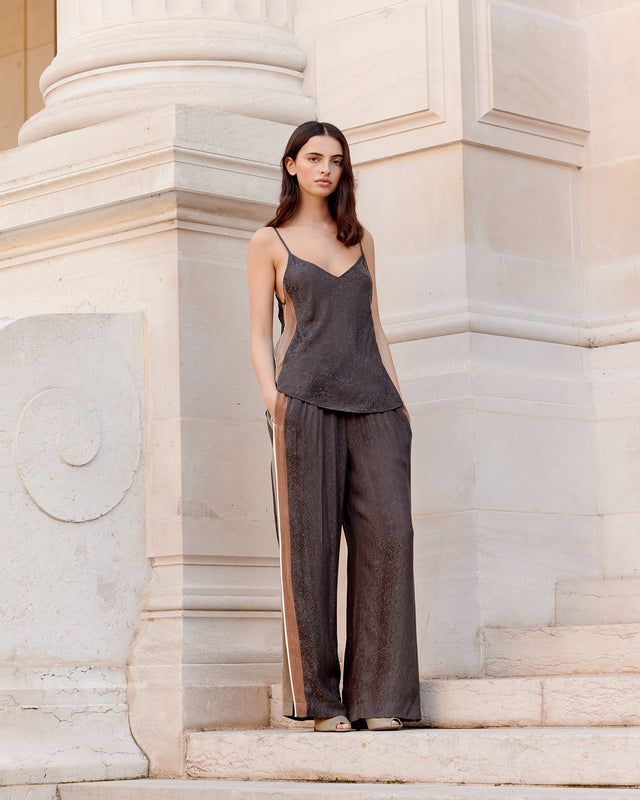 Top en jacquard satin noir imprimé reptile - Chemises & tops Mes Demoiselles - Image 1