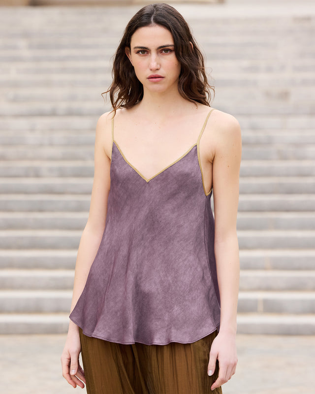 Top en soie lilas fines bretelles - Chemises & tops Mes Demoiselles - Image 1