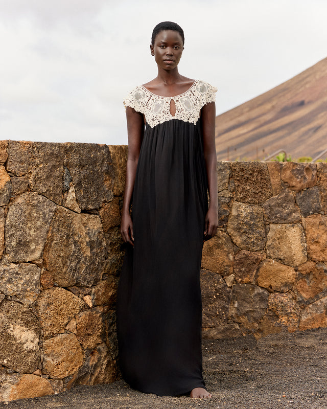 Robe longue en georgette de viscose et guipure – Noir et écru - Robes Mes Demoiselles - Image 1