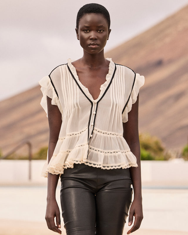 Top volanté en georgette de viscose – Écru et détail noir - Chemises & tops Mes Demoiselles - Image 1
