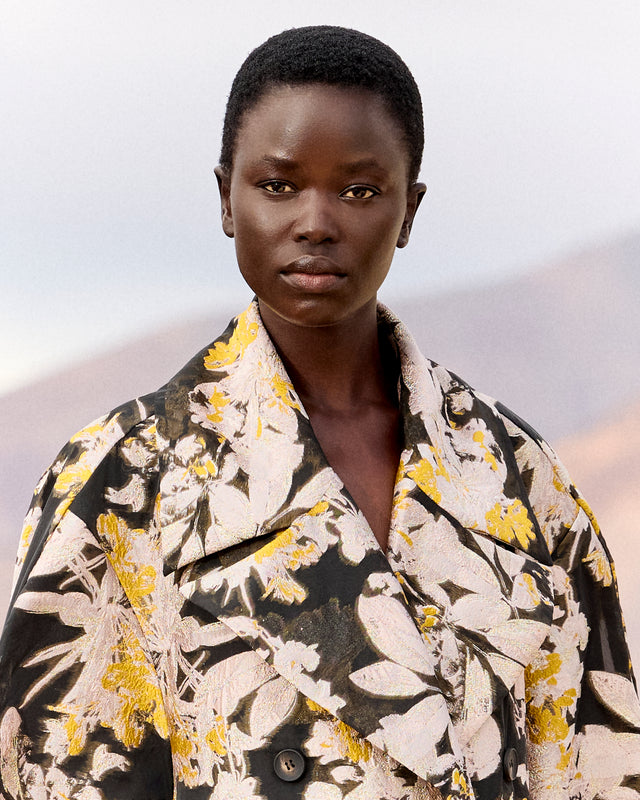 Manteau Soleil - Noir : Manteau jacquard floral – Noir, ivoire et ocre Mes Demoiselles - Image 3