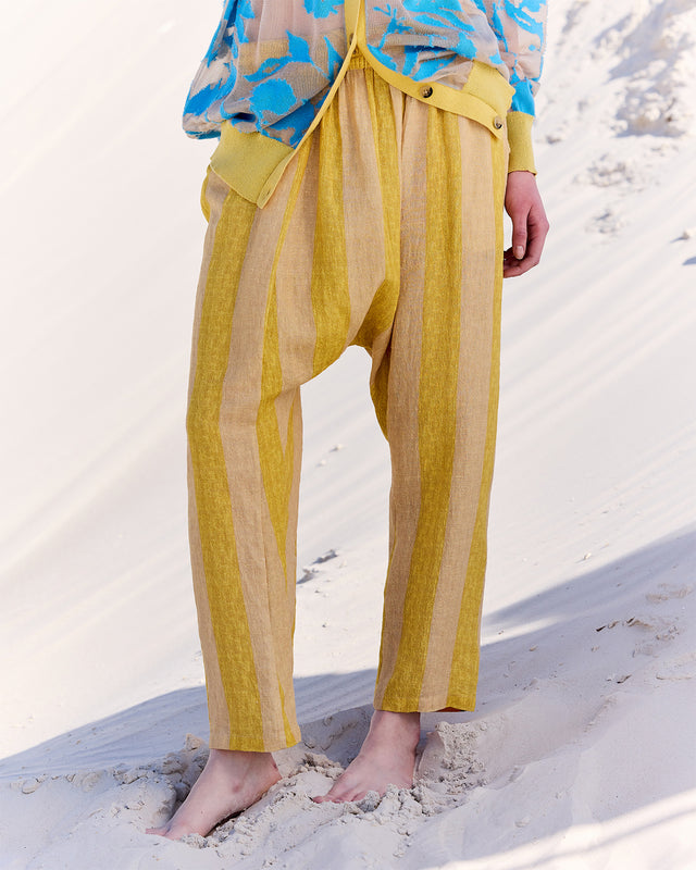 Pantalon sarouel en soie fine et naturelle rayé jaune - Pantalons & combinaisons Mes Demoiselles - Image 3