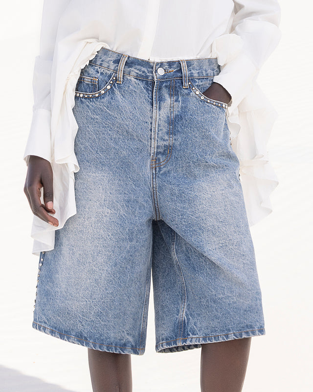 Bermuda long en denim bleu et pièces argentés - Jupes & shorts Mes Demoiselles - Image 2