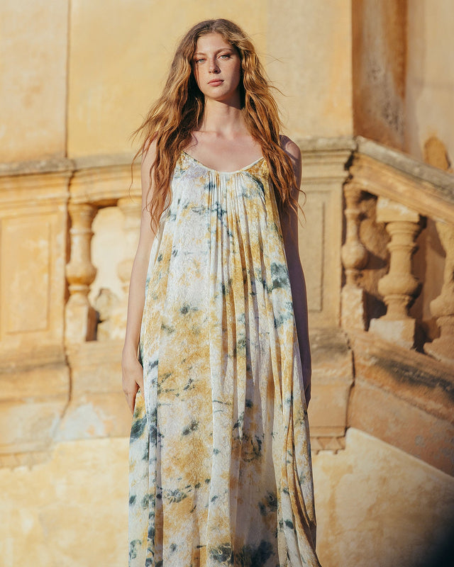 Longue robe à bretelles imprimée tye&dye - Robes Mes Demoiselles - Image 3