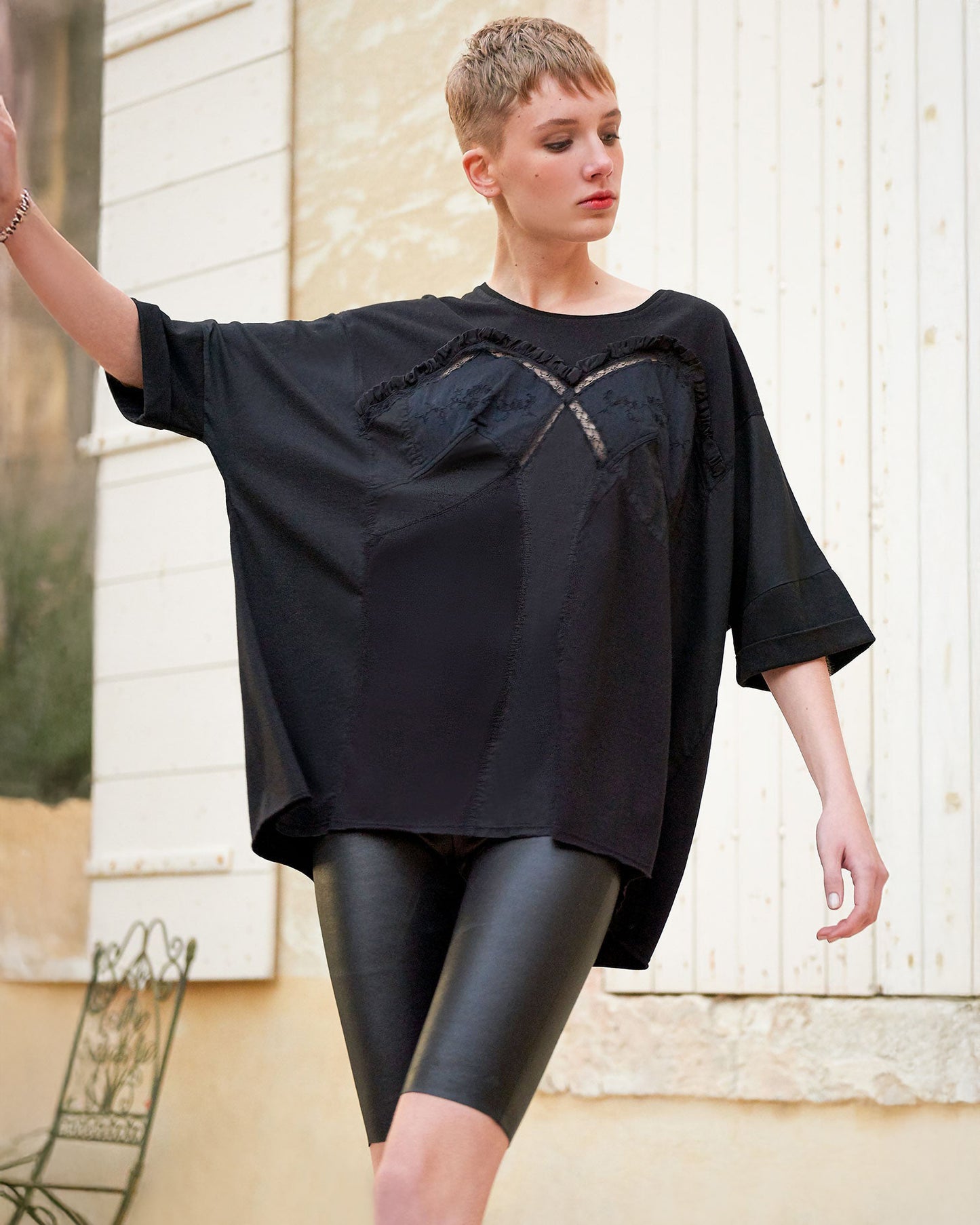 Moore T-Shirt - Black