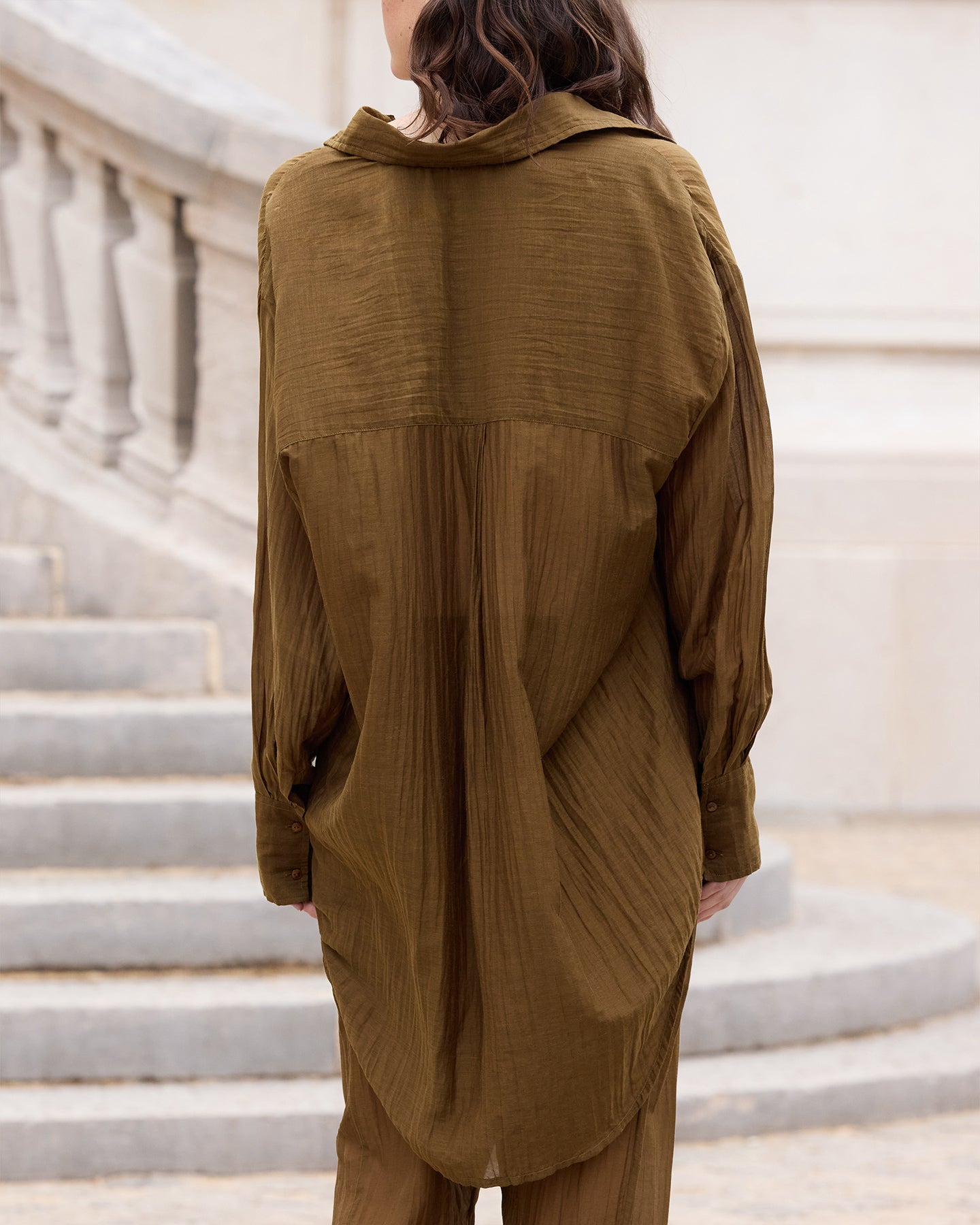 Chemise Lao - Marron : Chemise souple et longue en gaze de coton et soie kaki Mes Demoiselles