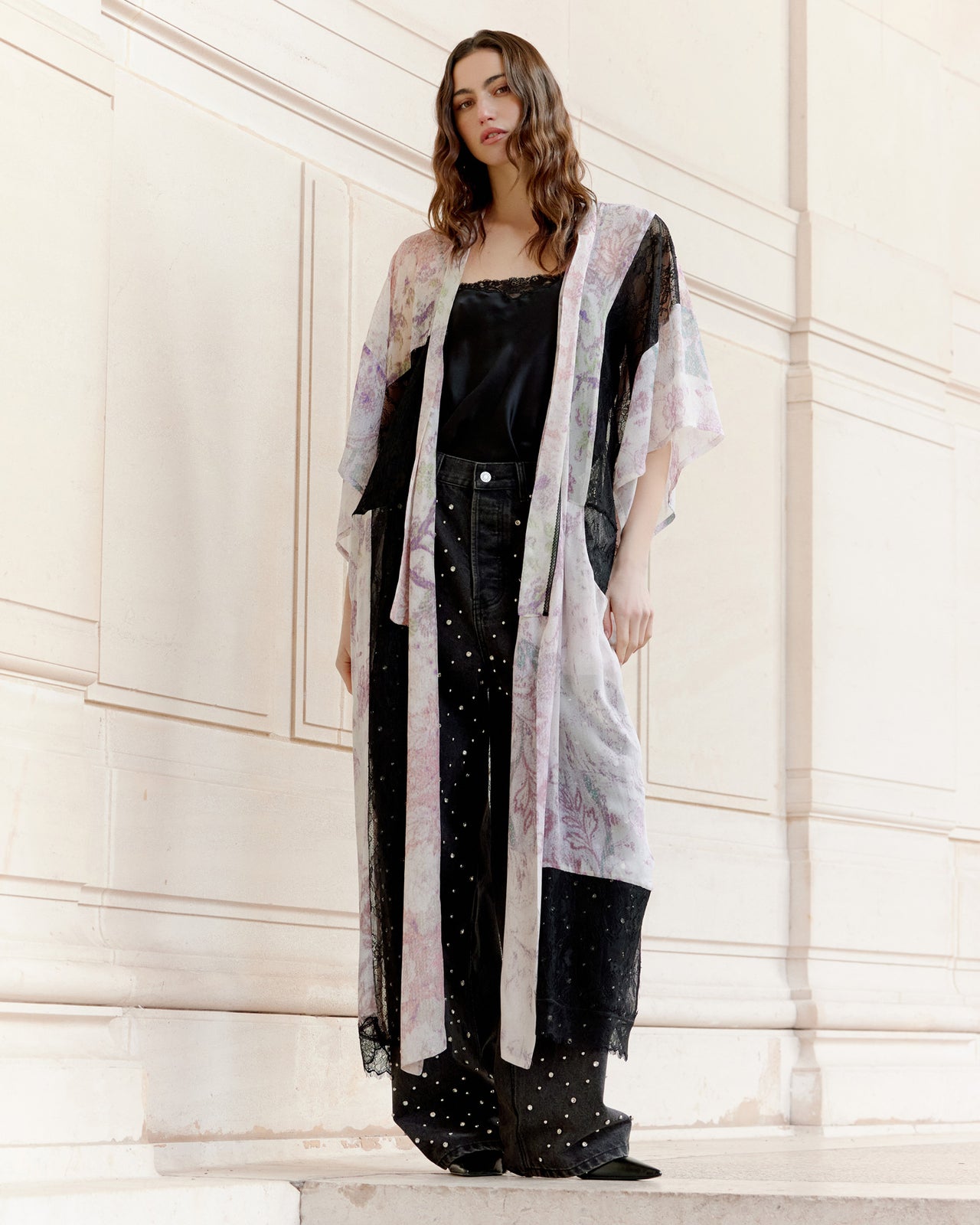 Long kimono vaporeux rose et dentelle noire - Kimonos & ponchos Mes Demoiselles - Image 1