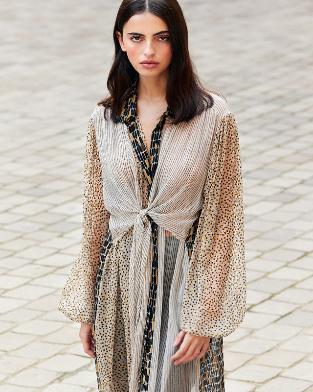 Robe Samiba - Beige : Elégante longue robe chemise en viscose chiffon gold, beige et noire Mes Demoiselles - Image 3