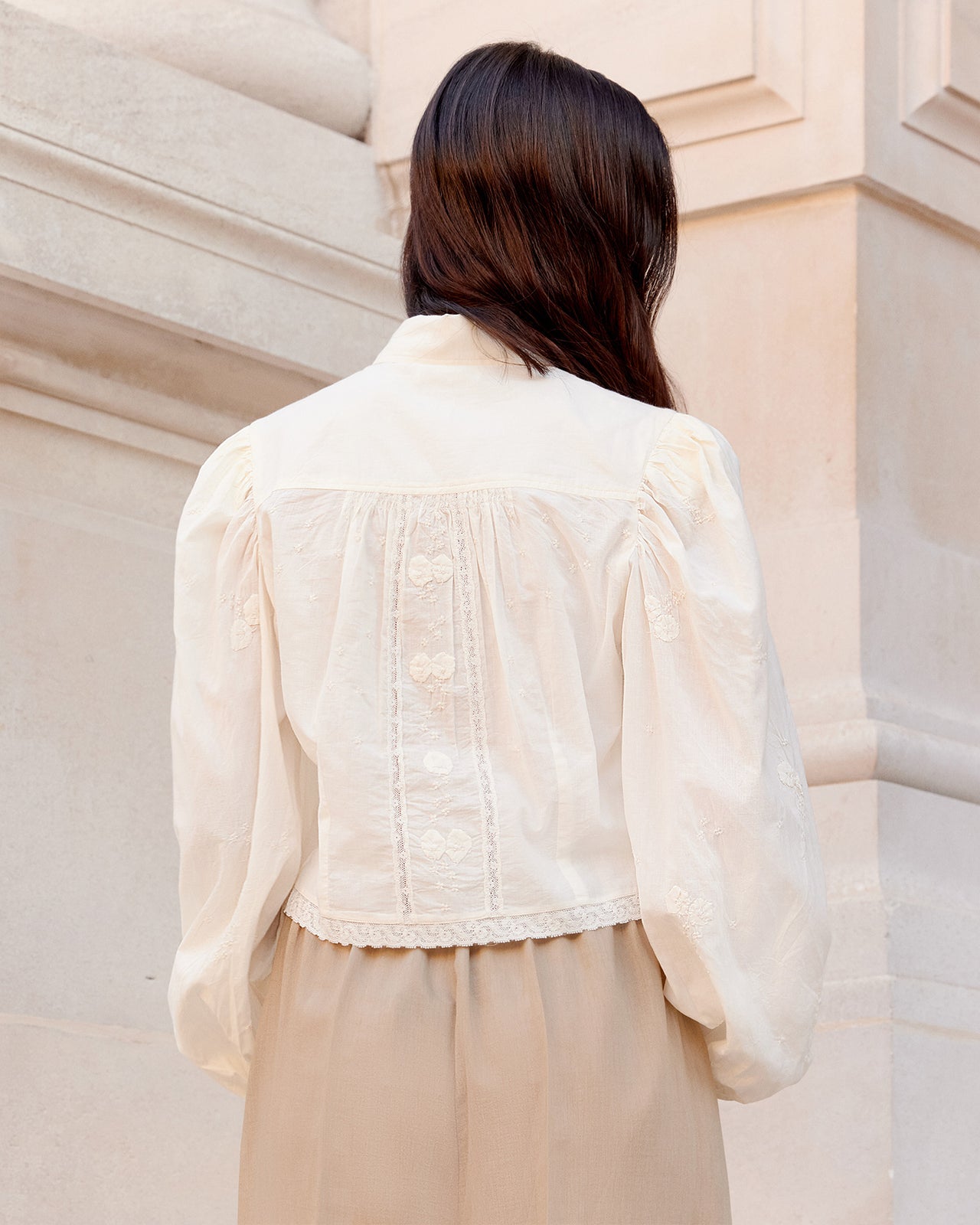 Chemise Sauge - Blanc : Chemise courte écru en coton brodé et dentelle Mes Demoiselles - Image 5