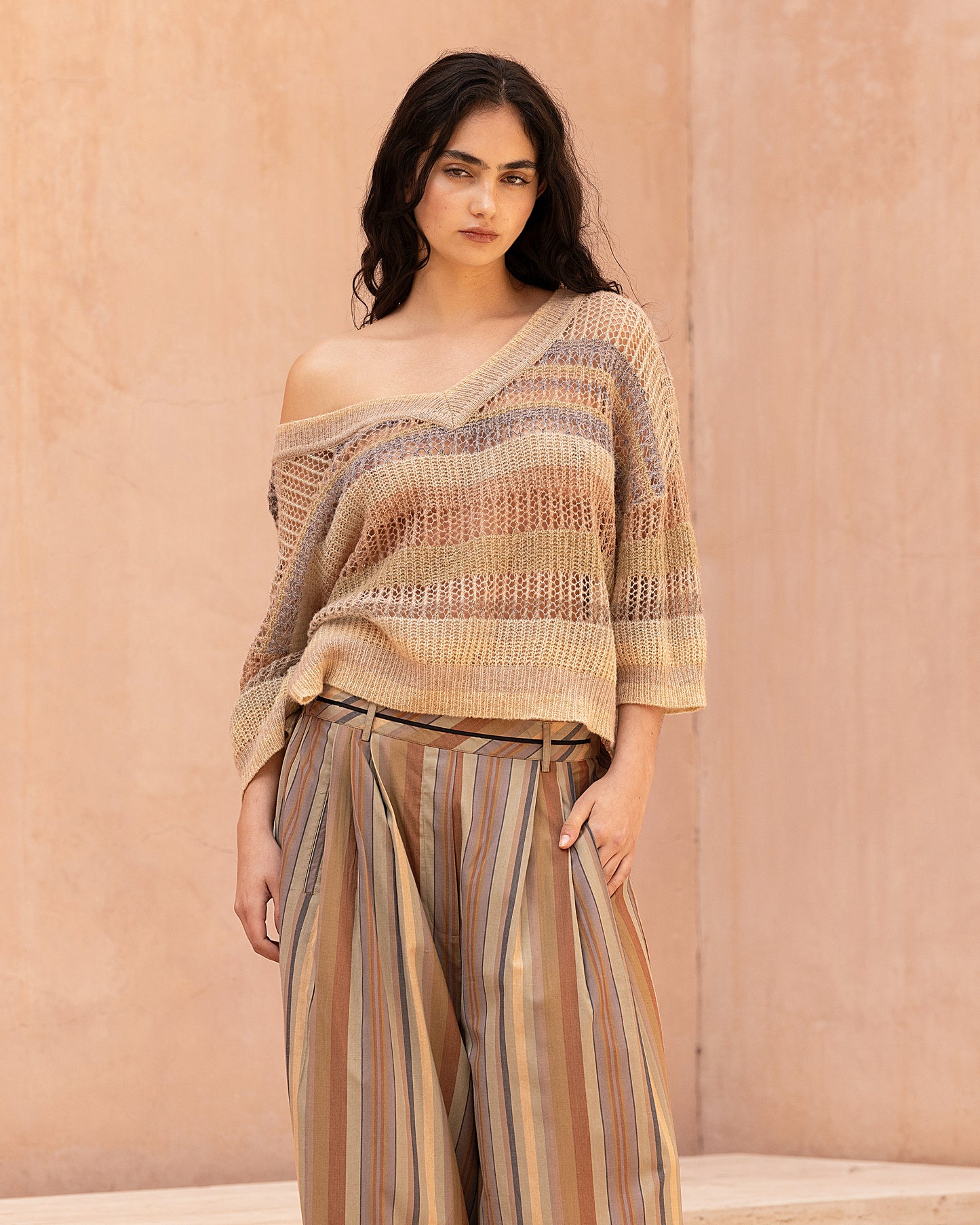 Pull court rayé ajouré dans des nuances de beige - Pulls & gilets Mes Demoiselles