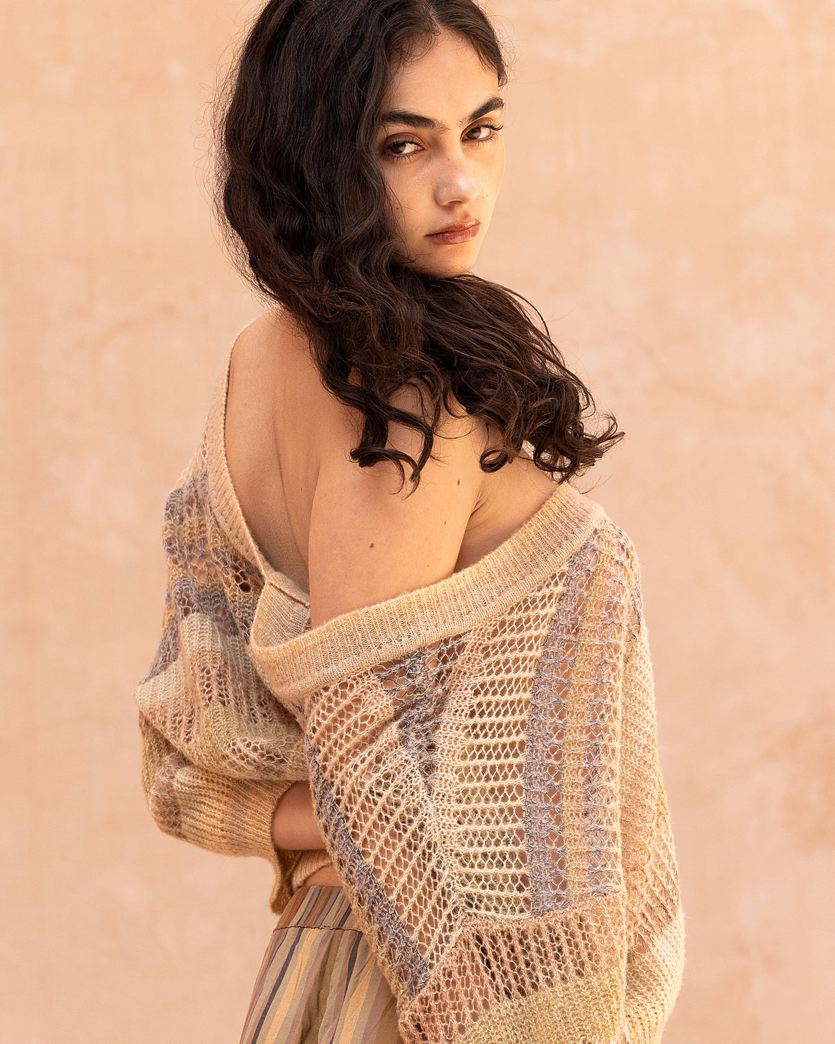 Pull Faika - Beige : Pull court rayé ajouré dans des nuances de beige Mes Demoiselles - Image 5