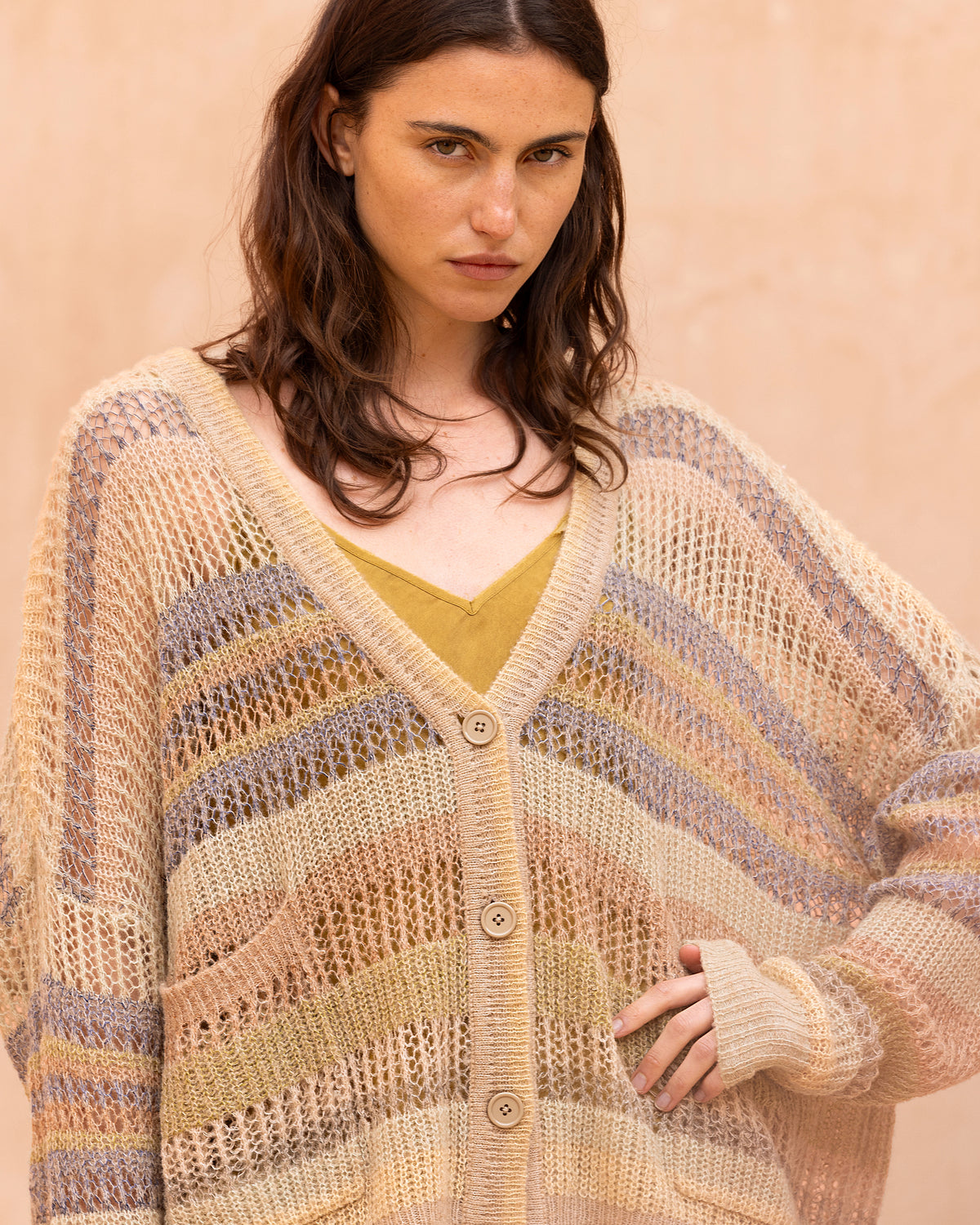 Cardigan ajouré à rayures aux nuances beige fondues - Pulls & gilets Mes Demoiselles - Image 3