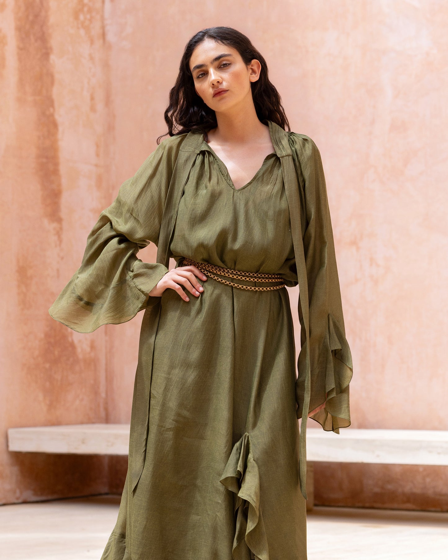 Robe Frelly - Vert : Robe longue en viscose satinée vert kaki Mes Demoiselles