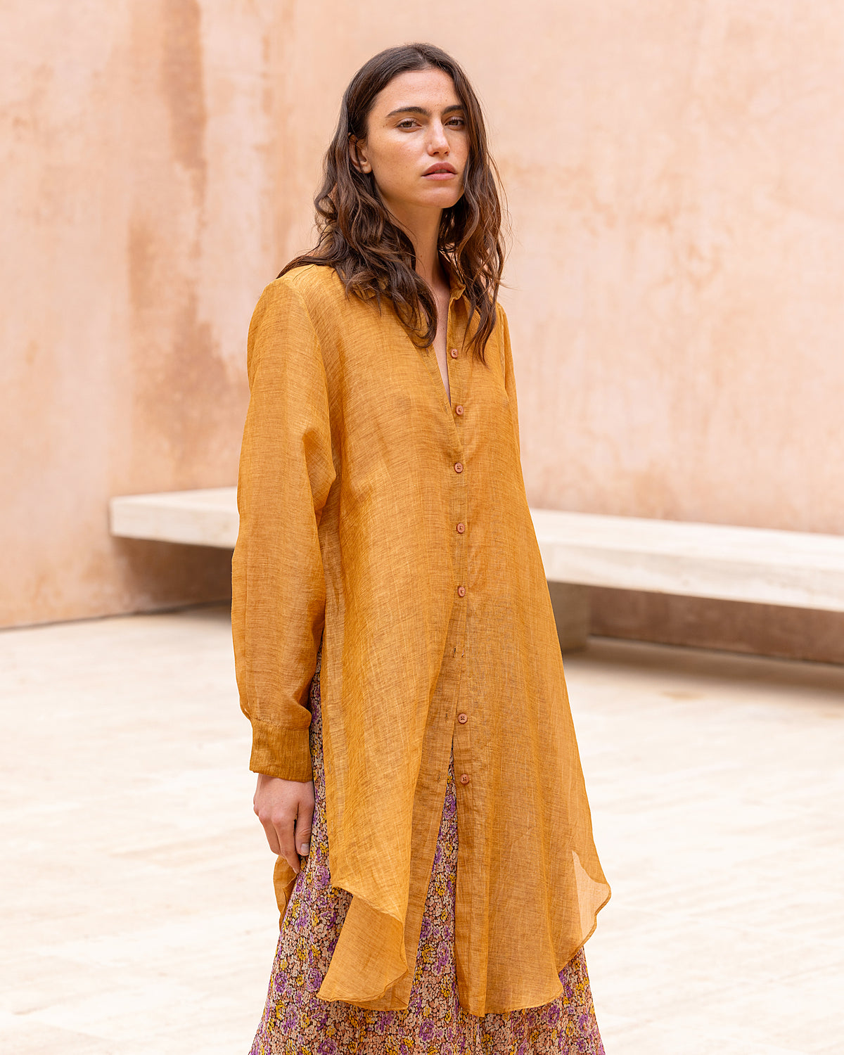 Chemise longue en coton et soie ocre - Chemises & tops Mes Demoiselles