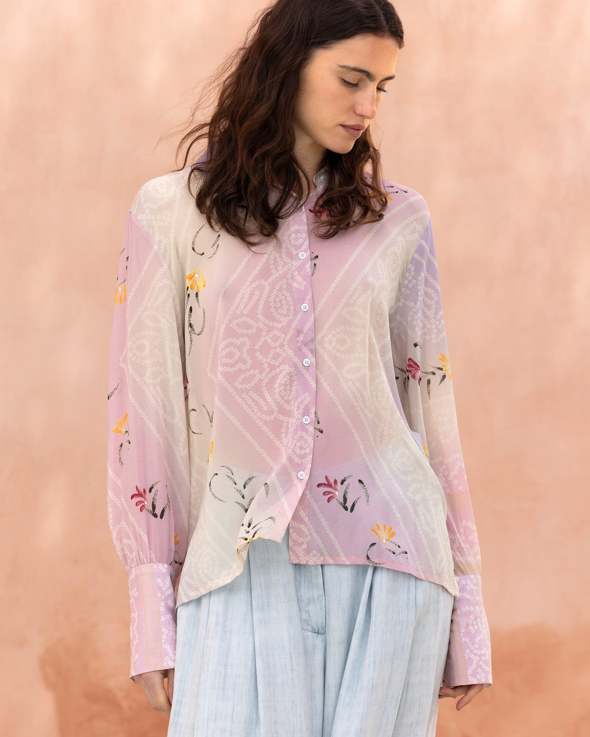 Chemise Gales - Rose : Chemisier en soie ivoire et rose imprimé artistique Mes Demoiselles