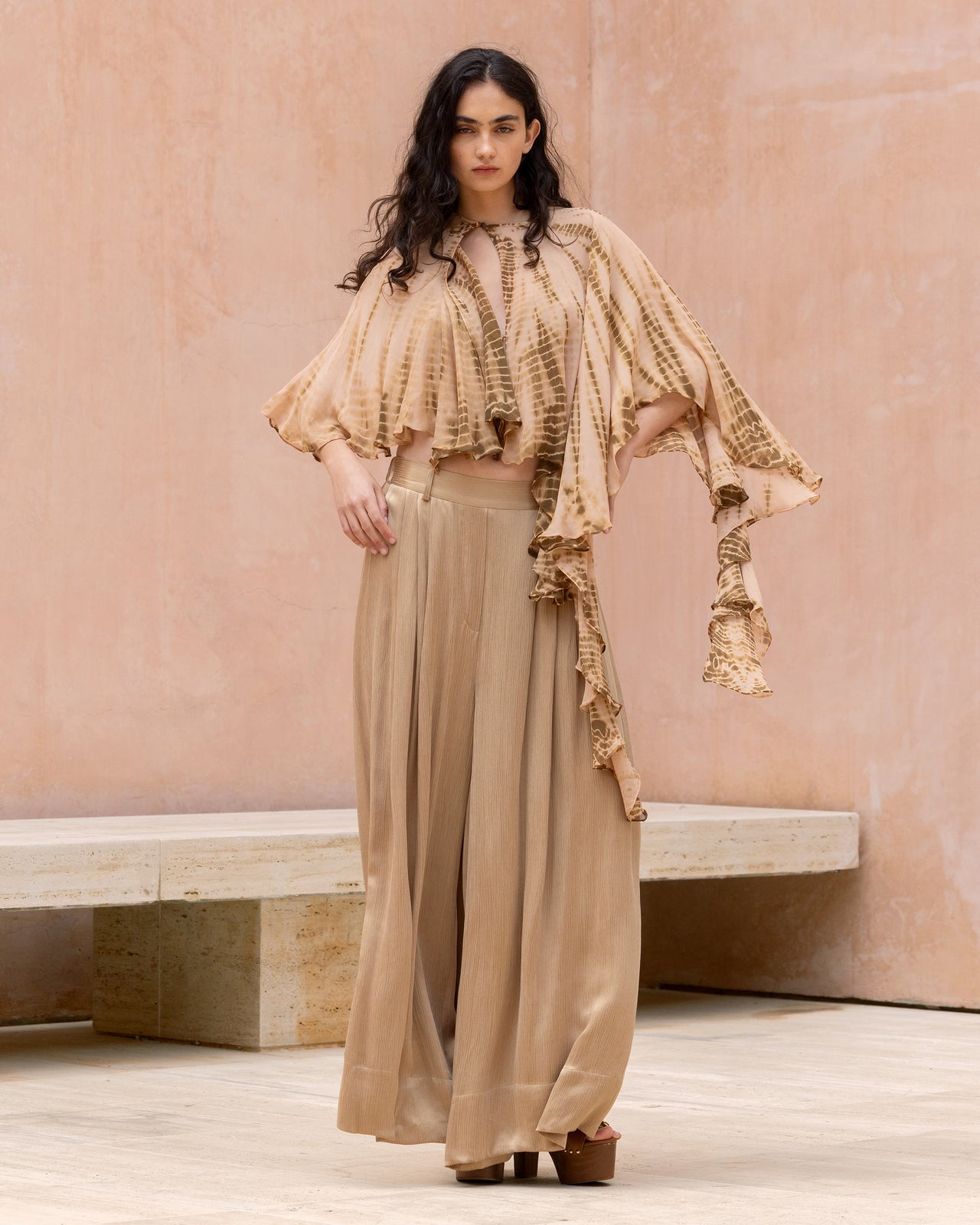 Pantalon large en cupro et viscose Beige - Pantalons & combinaisons Mes Demoiselles - Image 1
