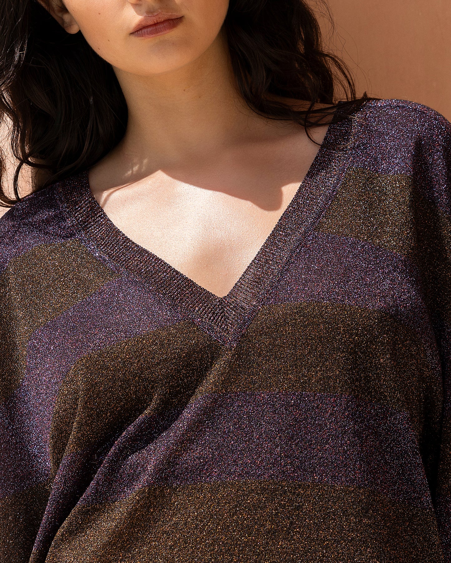 Pull col V en fil italien scintillant purple - Pulls & gilets Mes Demoiselles