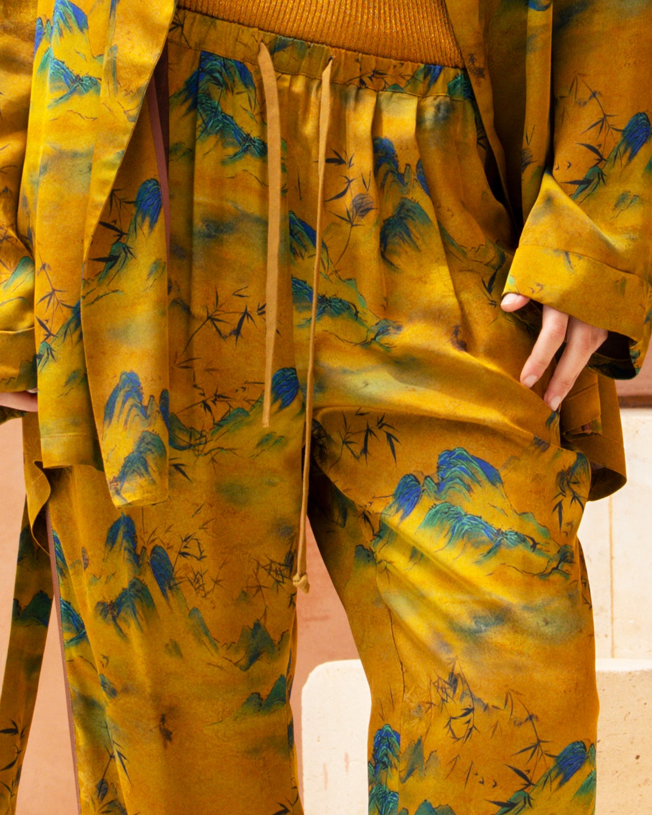 Pantalon en jacquard de viscose imprimé avec galon lurex - Pantalons & combinaisons Mes Demoiselles - Image 2