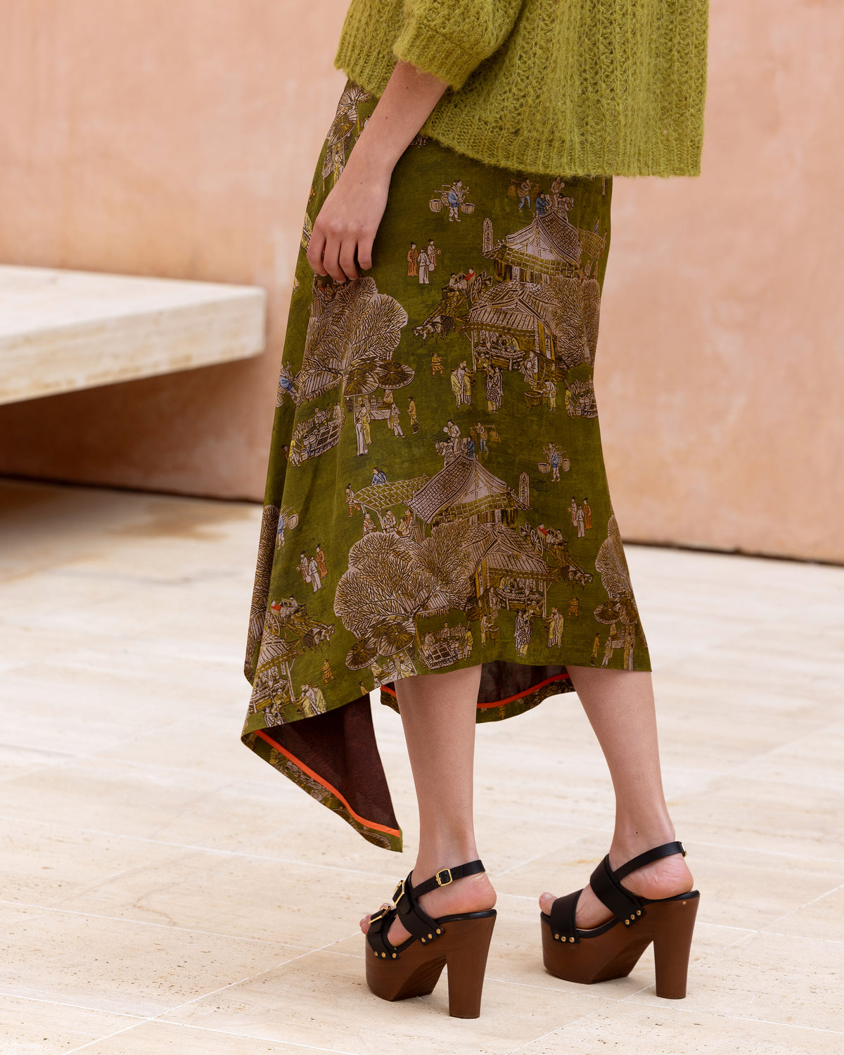 Jupe Pavo - Vert : Jupe portefeuille en jacquard de viscose imprimé sur fond vert Mes Demoiselles