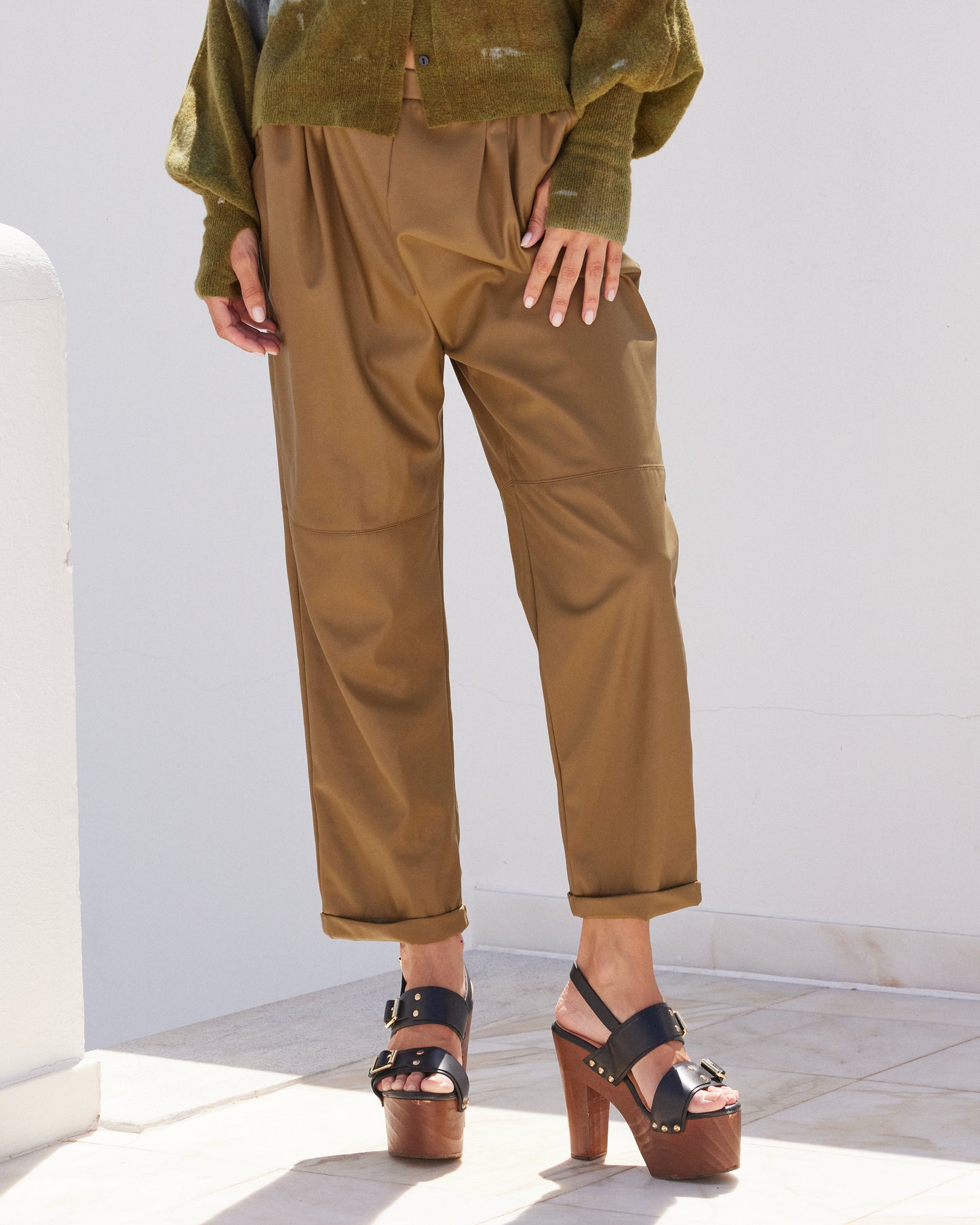 Pantalon droit en simili cuir – kaki - Pantalons & combinaisons Mes Demoiselles