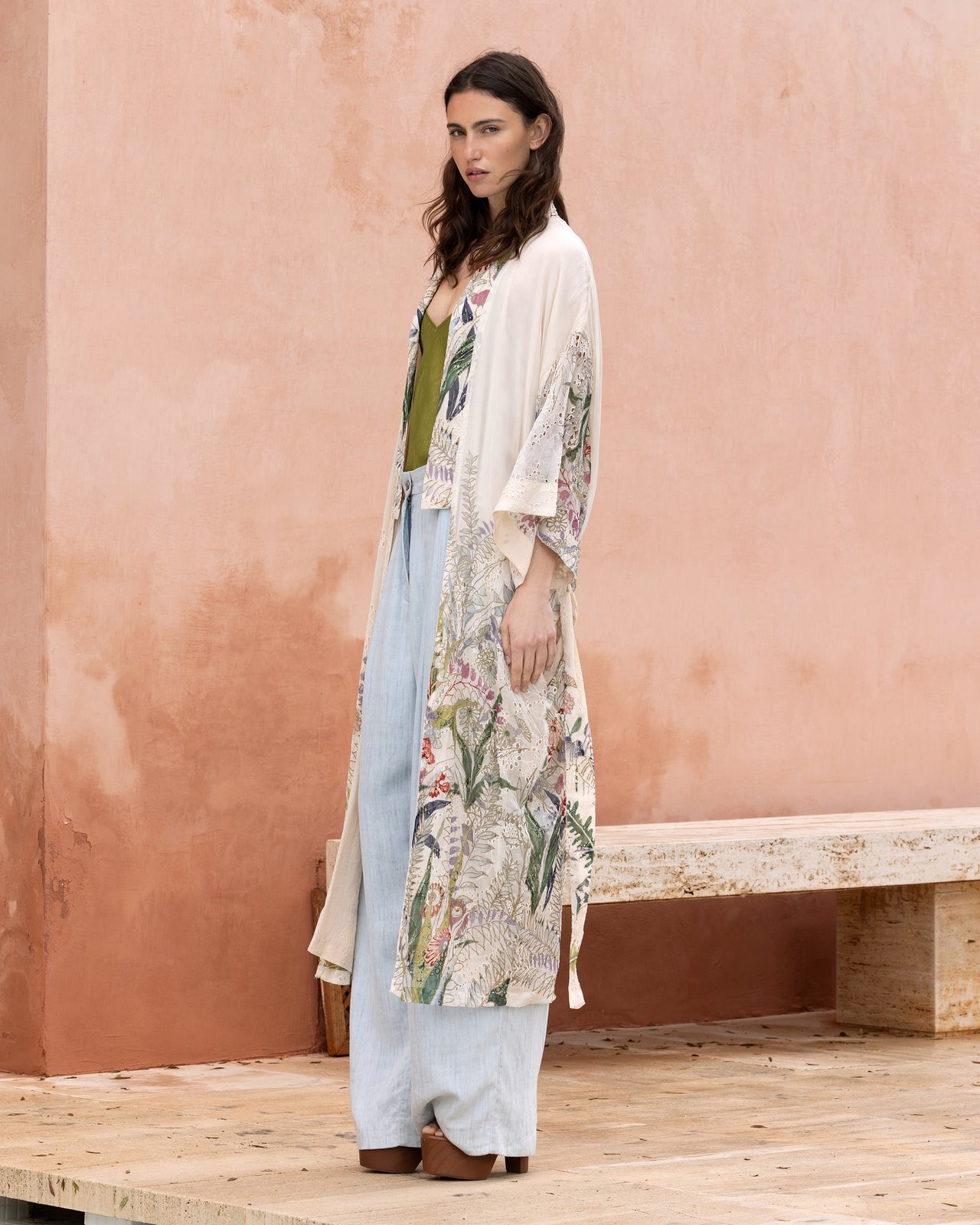 Kimono en viscose gaufrée et broderie anglaise - Kimonos & ponchos Mes Demoiselles - Image 1