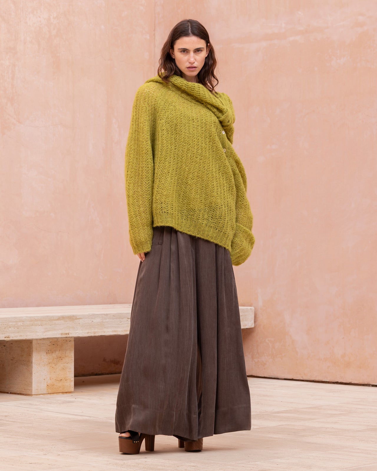 Pull oversize en alpaga brossé kaki olive - Pulls & gilets Mes Demoiselles - Image 1