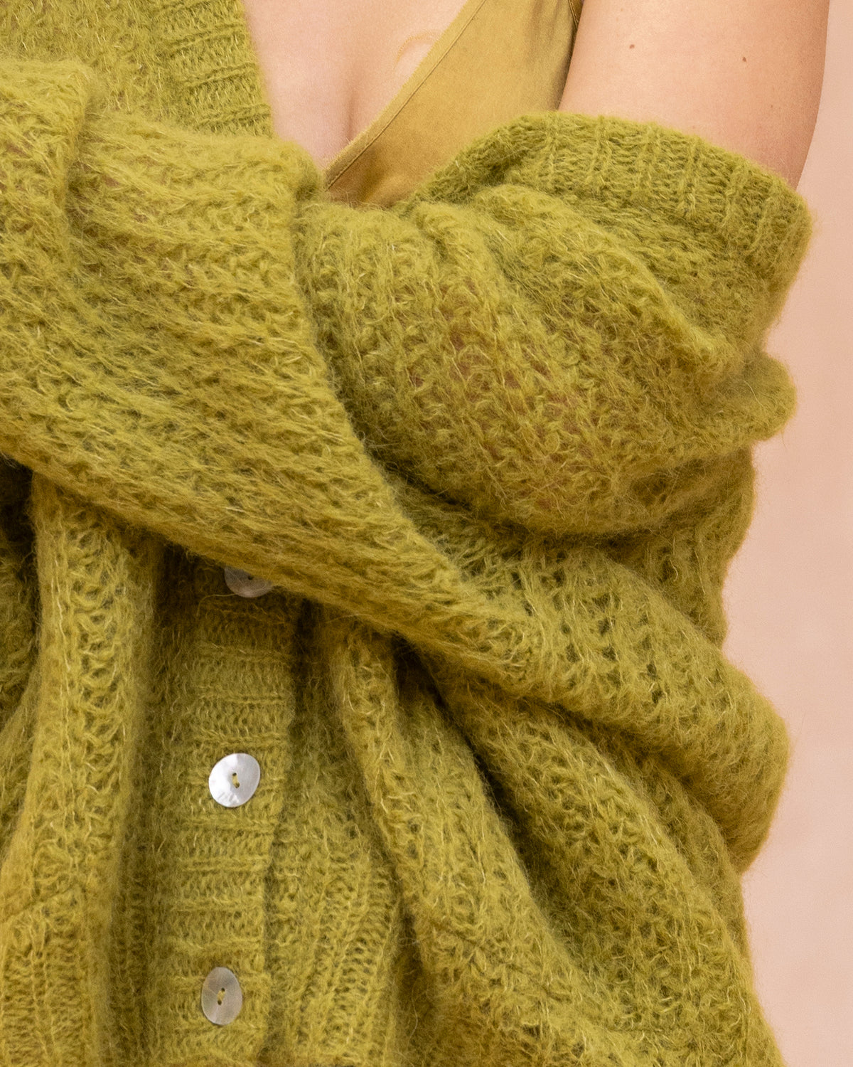 Cardigan kaki olive en alpaga brossé - Pulls & gilets Mes Demoiselles
