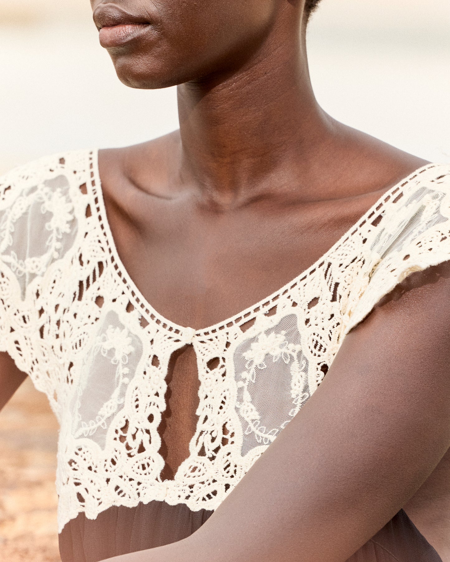 Robe Baron - Noir : Robe longue en georgette de viscose et guipure – Noir et écru Mes Demoiselles