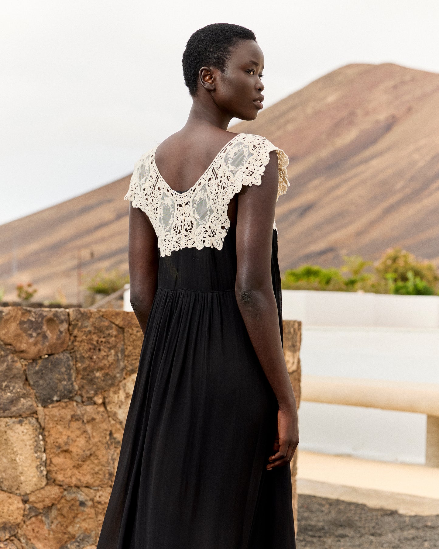 Robe Baron - Noir : Robe longue en georgette de viscose et guipure – Noir et écru Mes Demoiselles