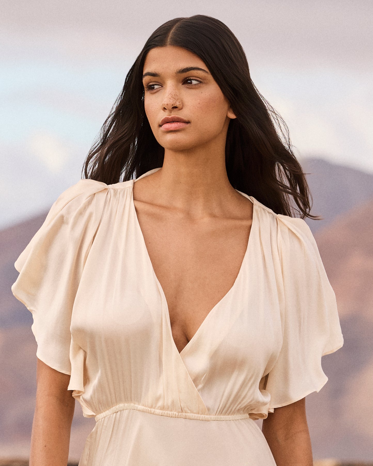 Robe Cascais - Écru : Robe longue fluide en satin – Ecru Mes Demoiselles