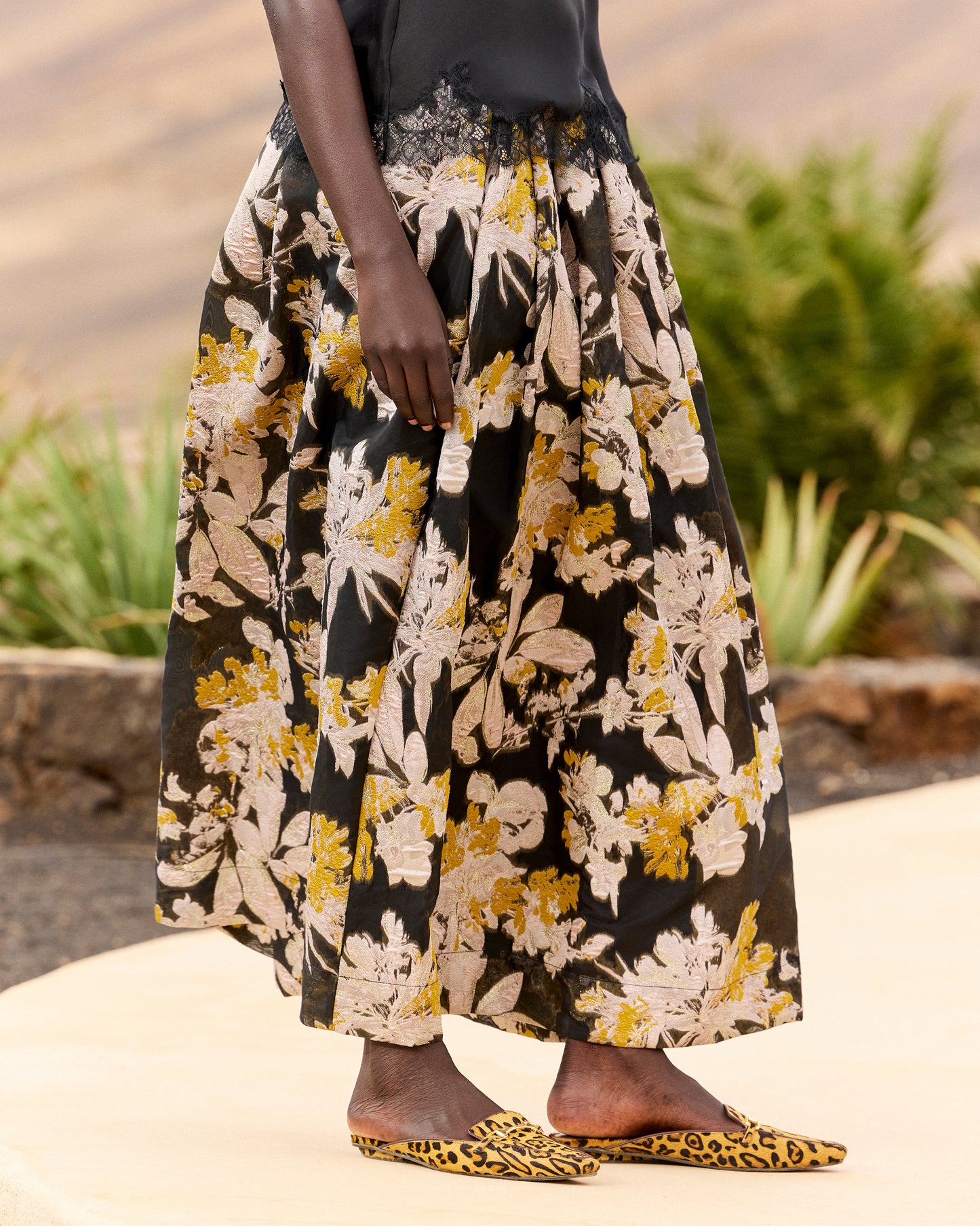 Jupe Syn - Noir : Jupe longue jacquard à plis creux – Noir, ivoire et ocre Mes Demoiselles