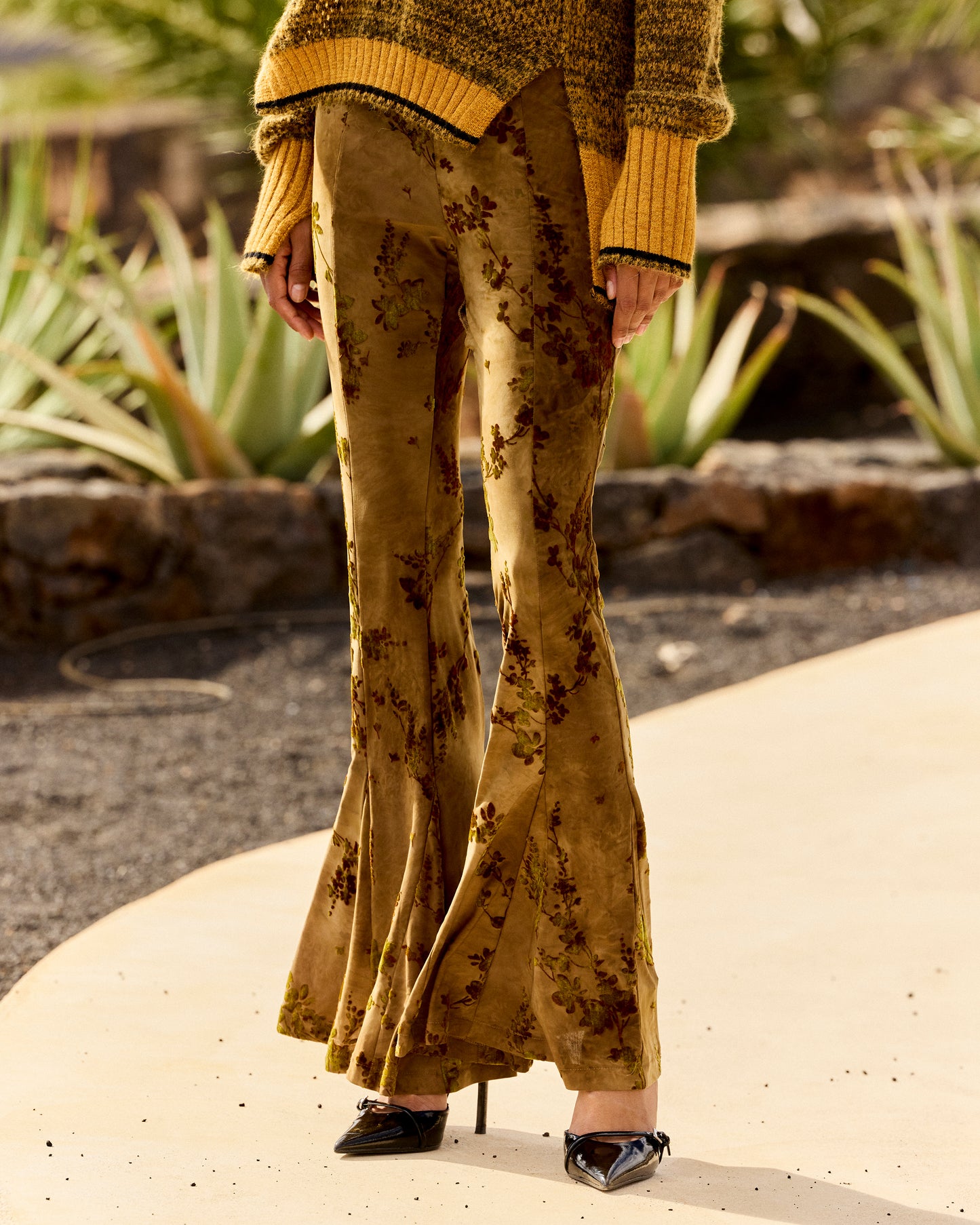 Sand-colored trousers - Khaki