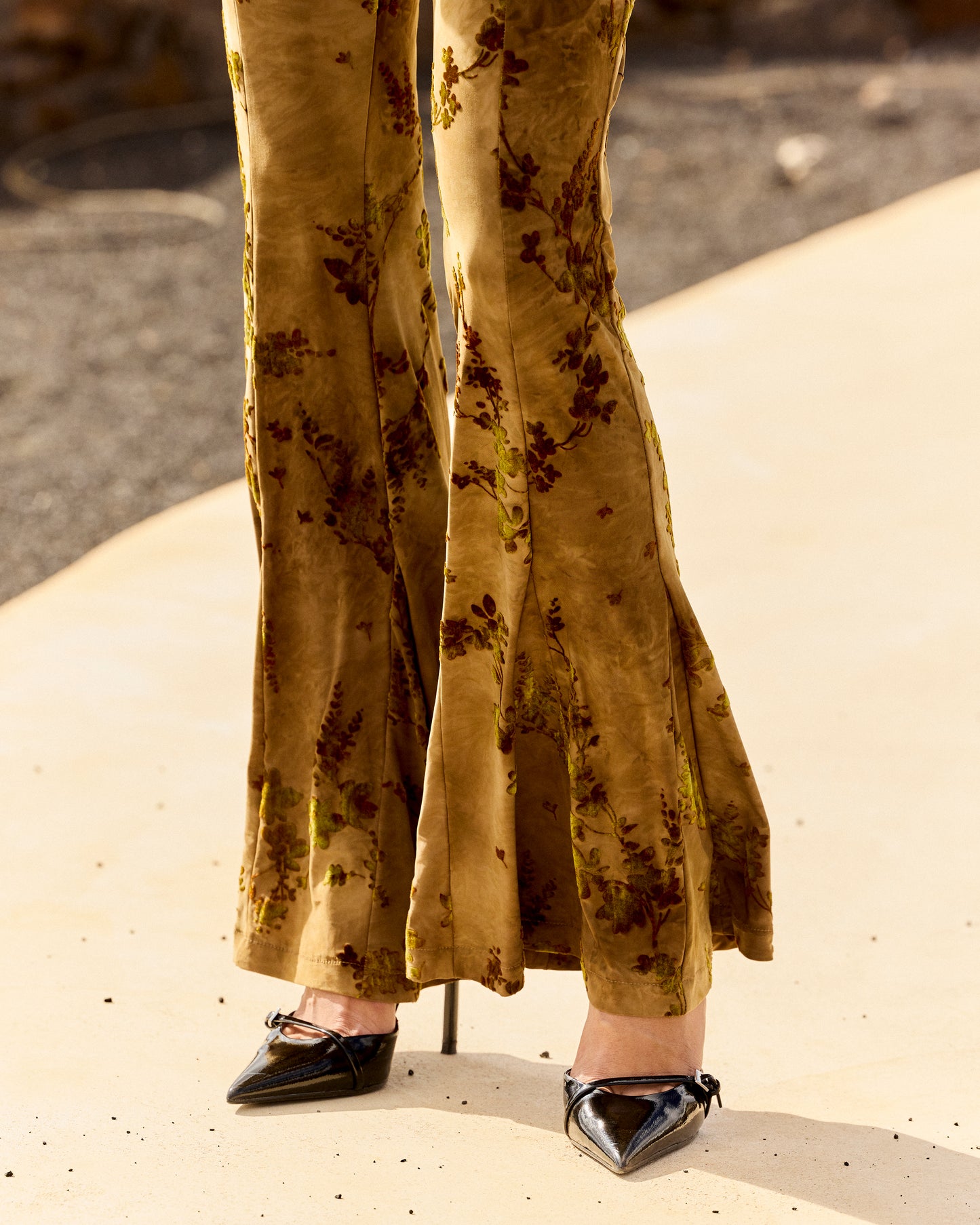 Sand-colored trousers - Khaki