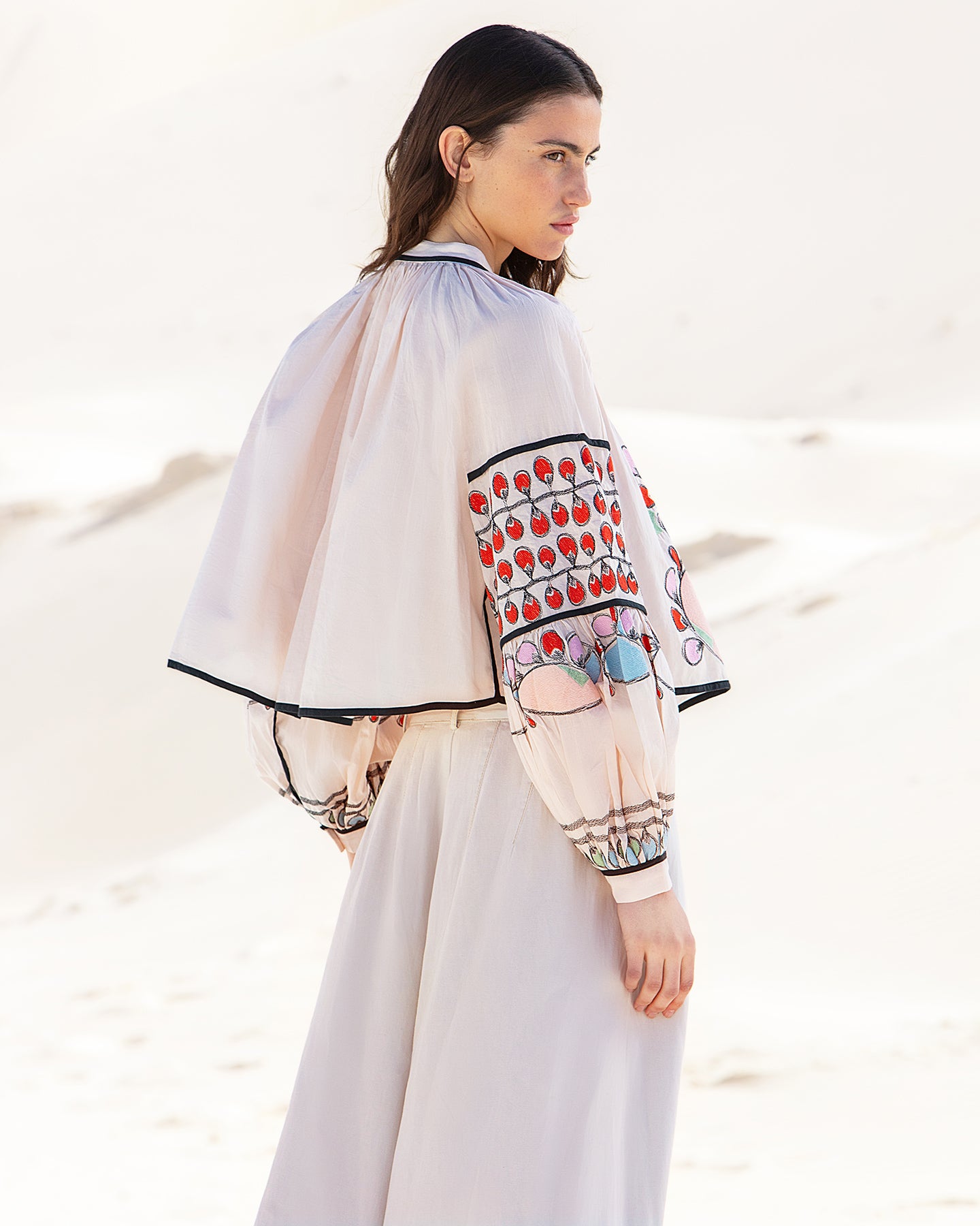 Blouse Baloo - Nude : Blouse en voile de coton beige et broderies colorées Mes Demoiselles