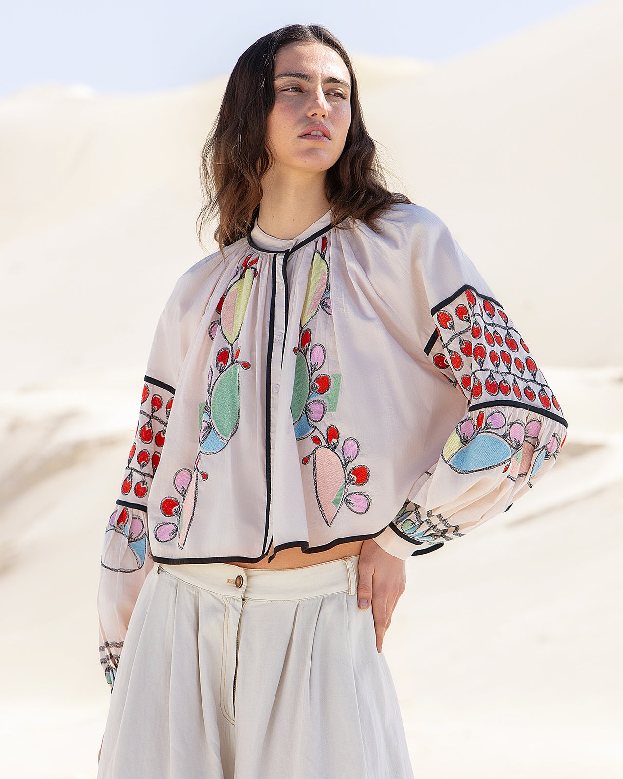 Blouse Baloo - Nude : Blouse en voile de coton beige et broderies colorées Mes Demoiselles - Image 5