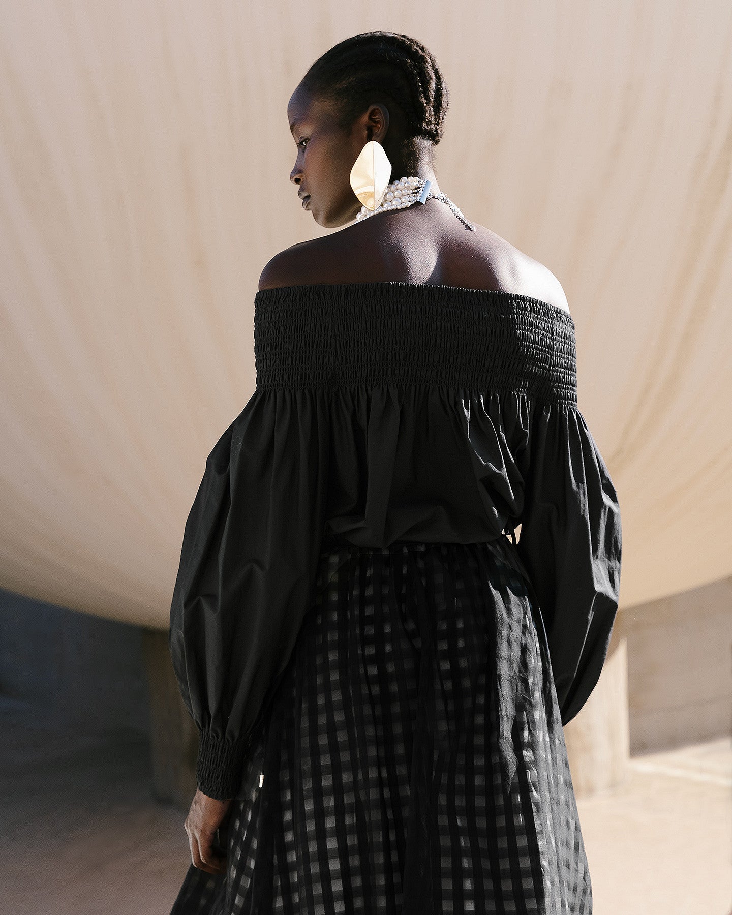 Blouse Pyrite - Noir : Top en popeline de coton noire encolure smockée Mes Demoiselles