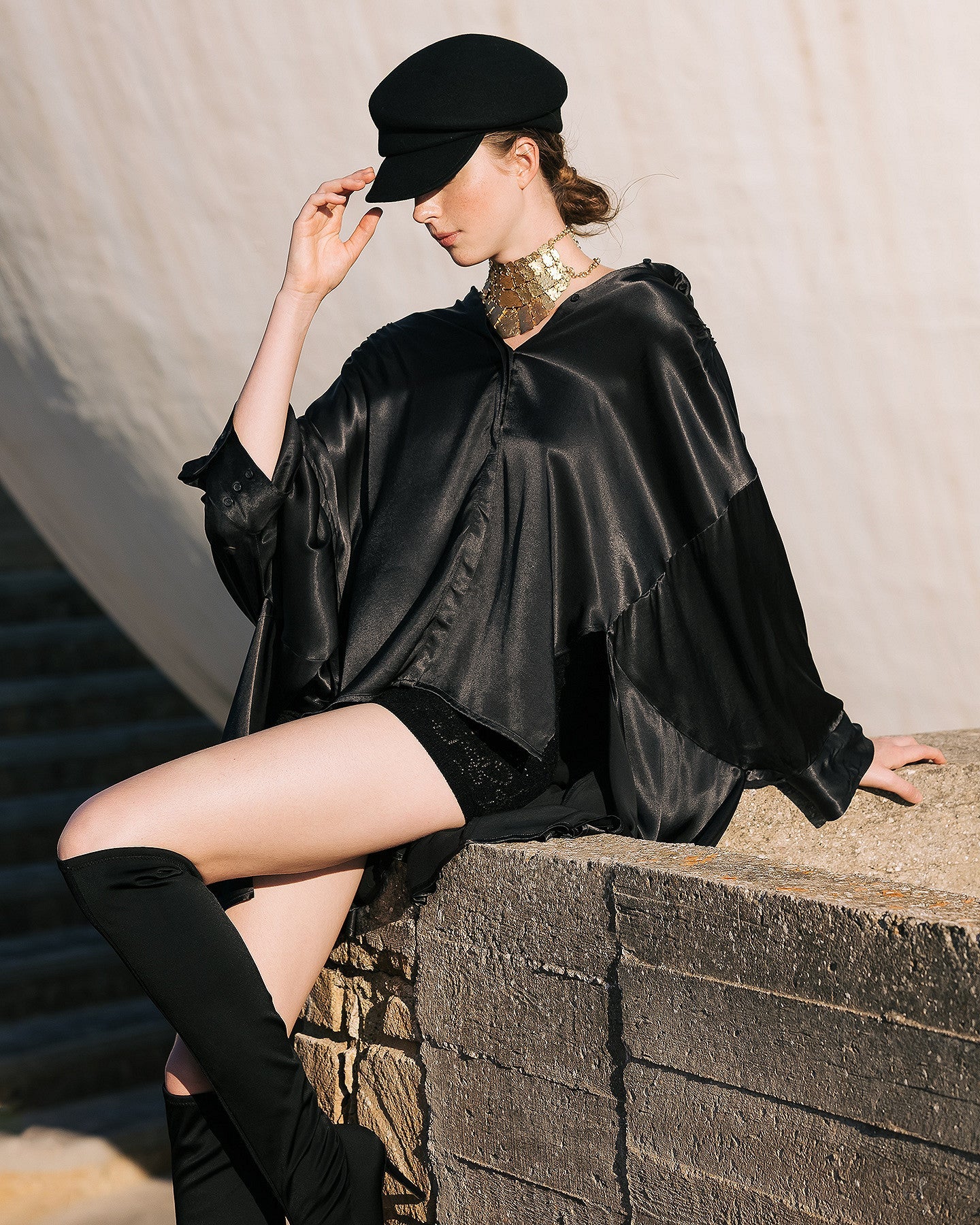 Chemise oversize en satin viscose noire - Chemises & tops Mes Demoiselles