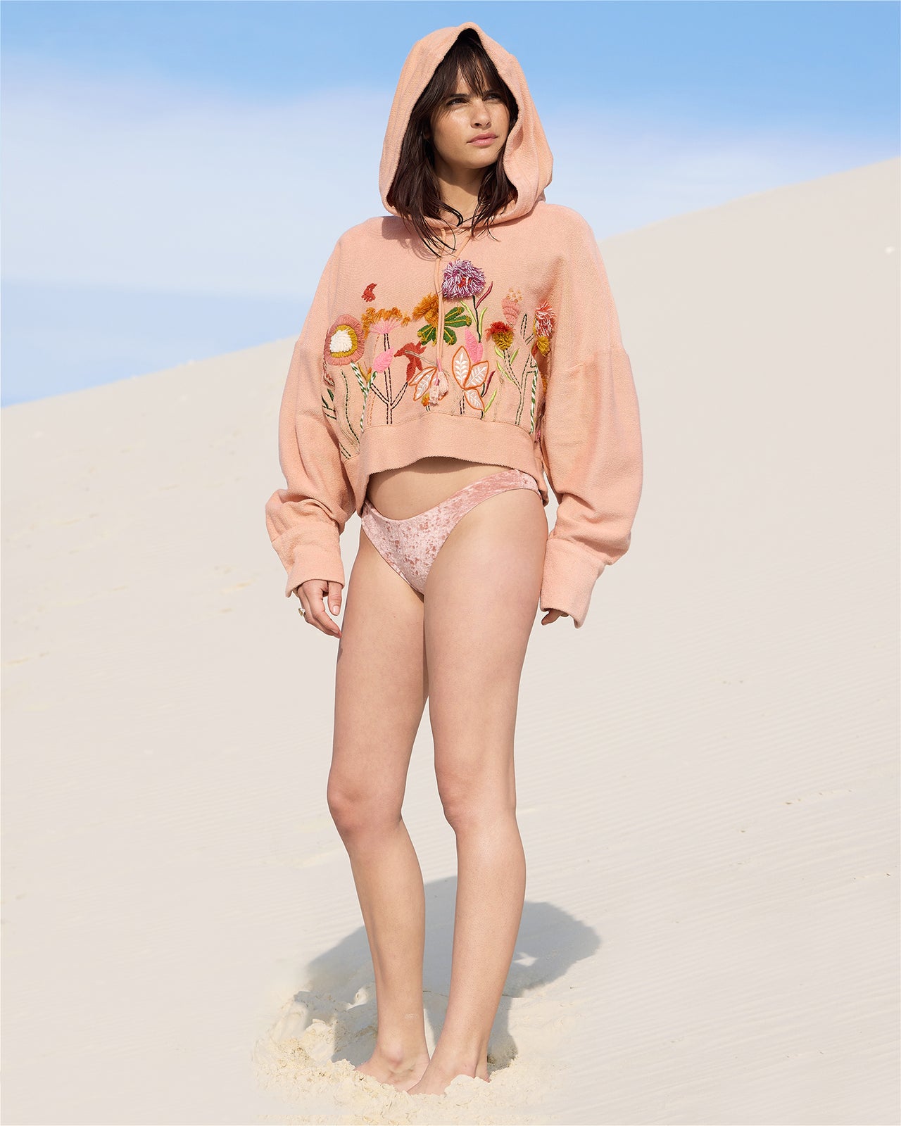 Sweat shirt rose poudré avec broderies florales - Pulls & gilets Mes Demoiselles - Image 1