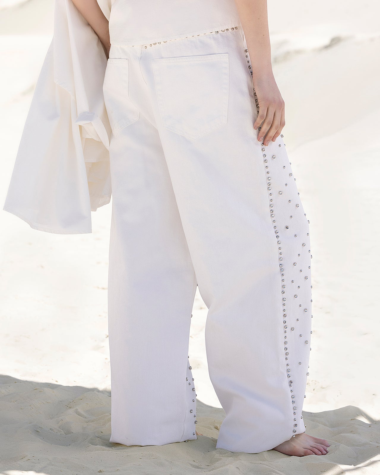 Jeans Manny - Blanc : Jean oversize blanc avec détails argentés Mes Demoiselles - Image 5