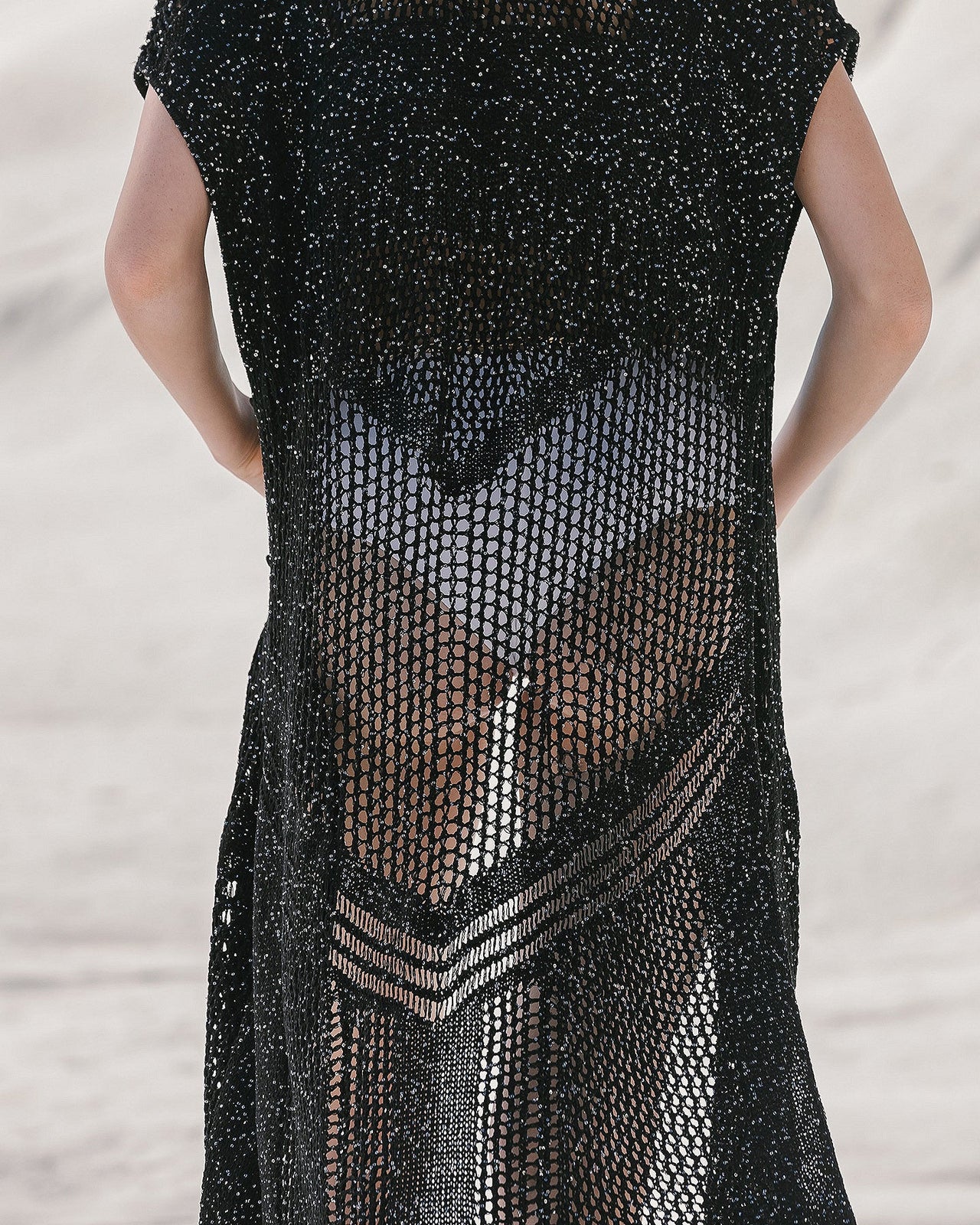 Cardigan Staria - Noir : Long cardigan en maille pailletées et ajourées noires Mes Demoiselles - Image 5