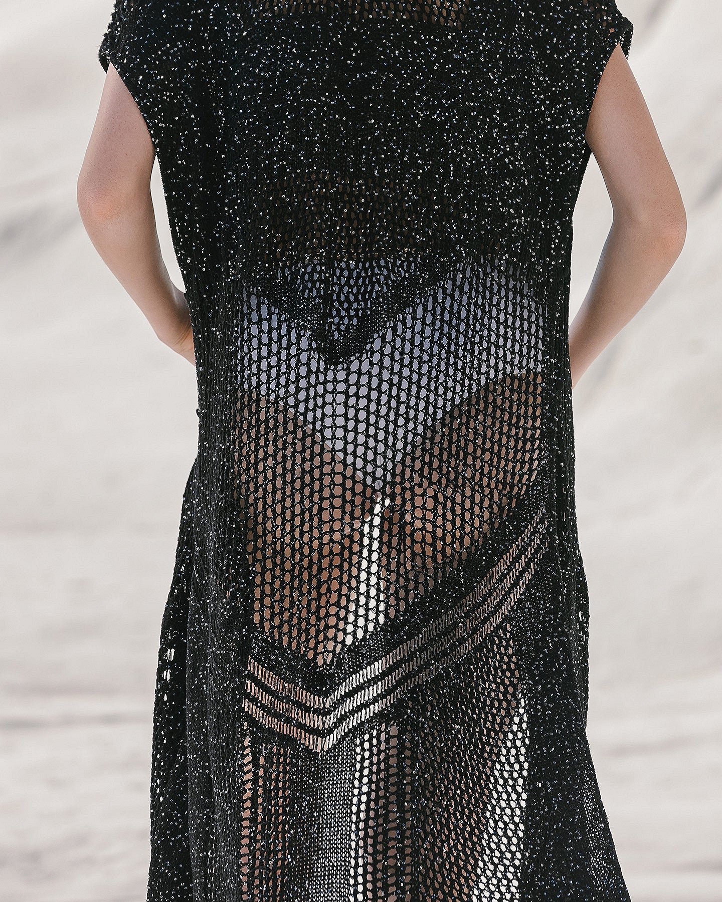 Cardigan Staria - Noir : Long cardigan en maille pailletées et ajourées noires Mes Demoiselles