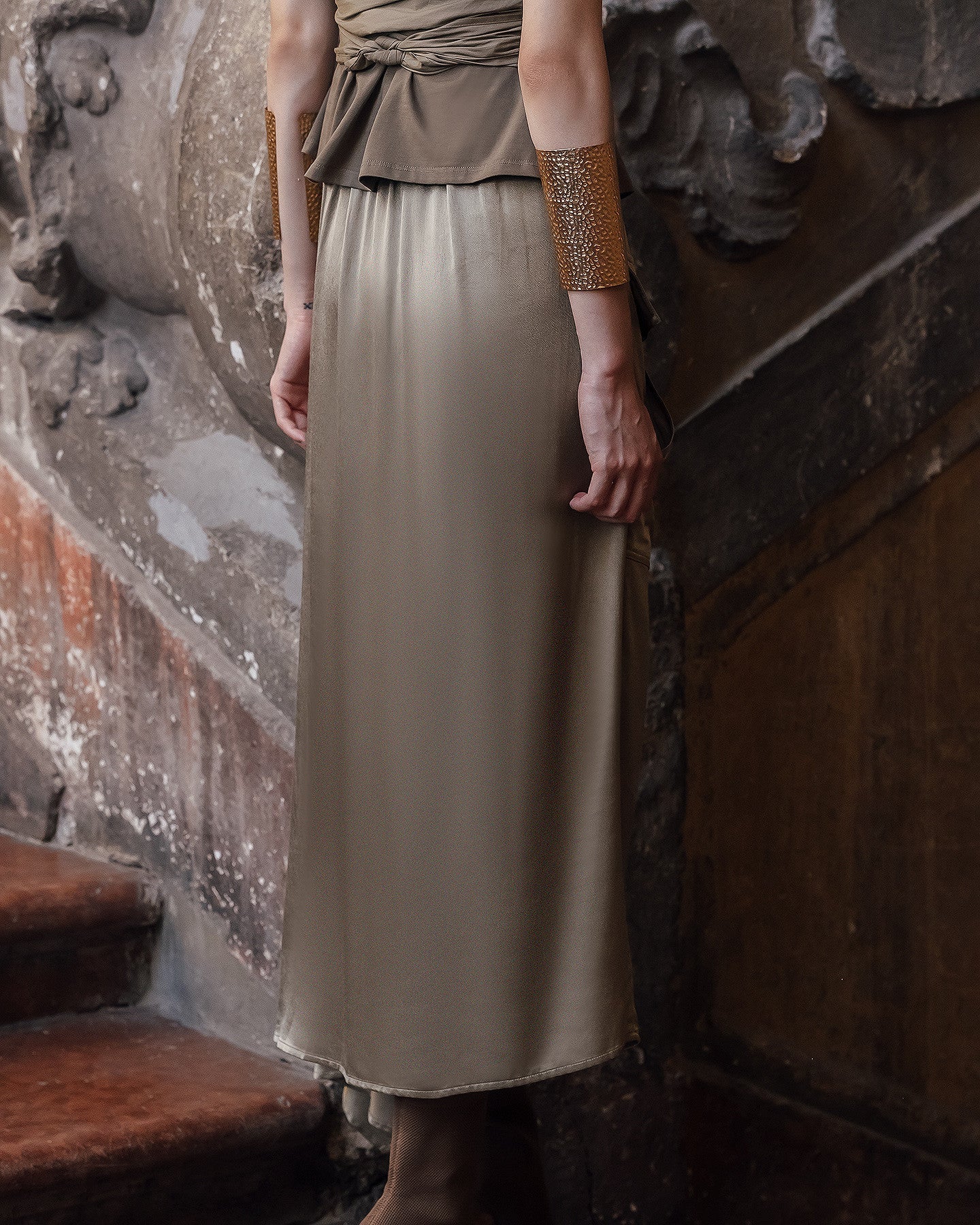 Jupe Soline - Kaki : Jupe droite en satin de viscose kaki Mes Demoiselles