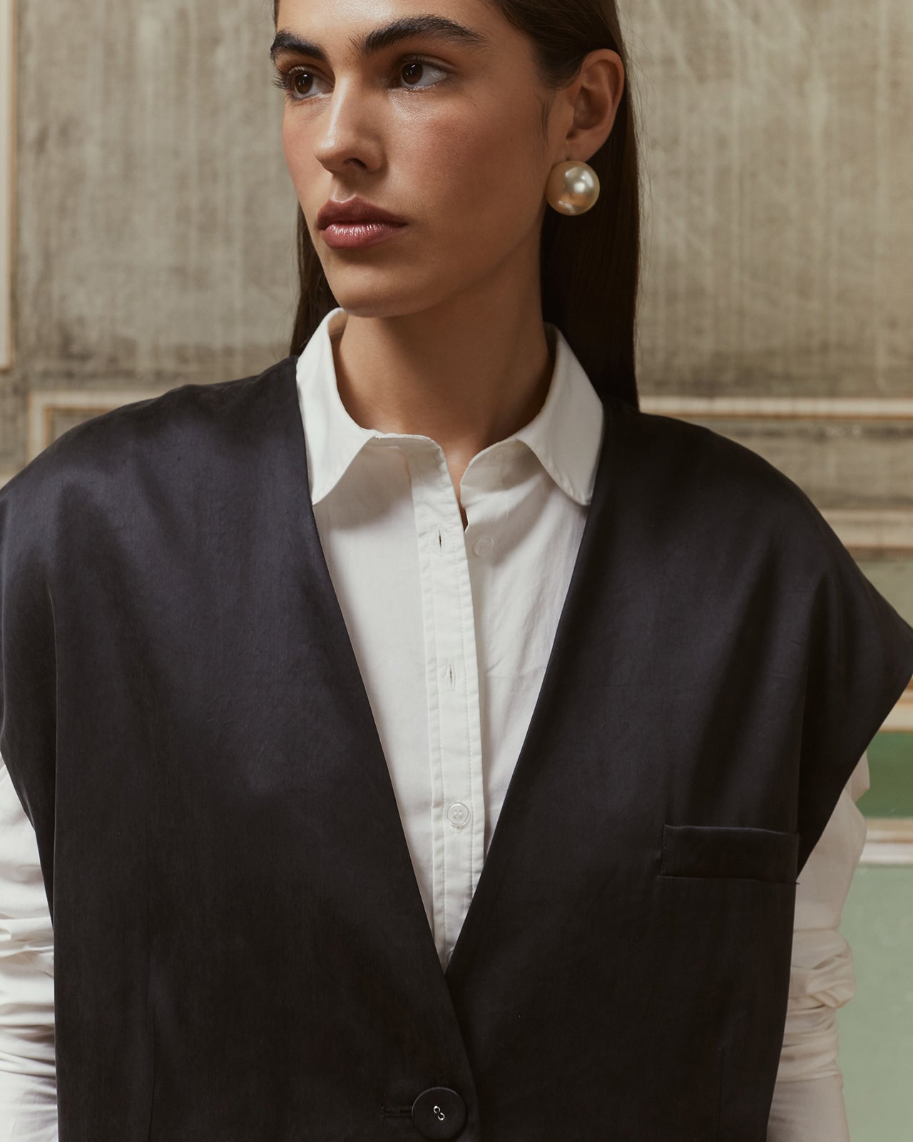 Veste Farel - Noir : Longue veste noire élégante en lyocell satiné Mes Demoiselles - Image 5