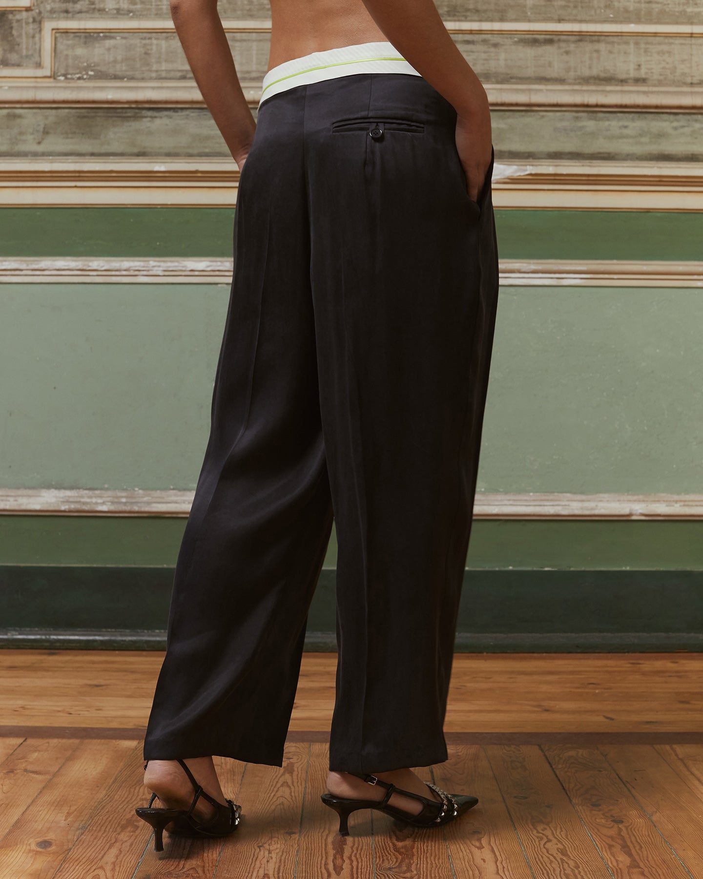 Pantalon Flo - Noir : Pantalon noir en lyocell satiné Mes Demoiselles