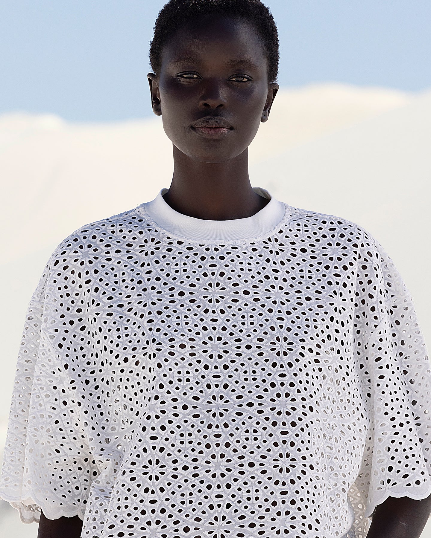 Long tee - shirt en broderie anglaise blanche - Chemises & tops Mes Demoiselles