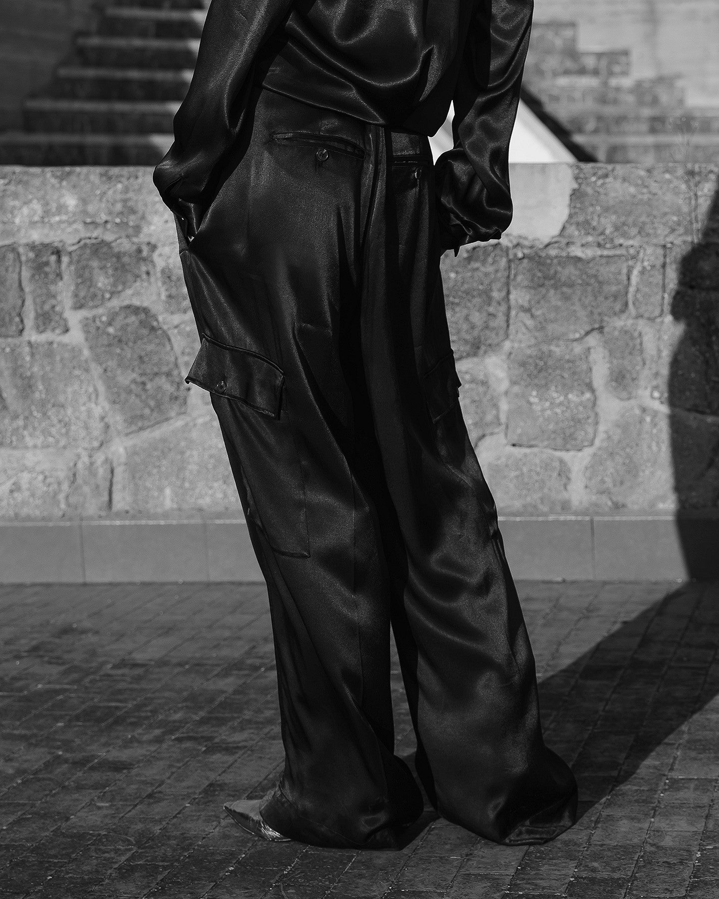 Pantalon Silma - Noir : Pantalon noir long et ample avec poches côtés Mes Demoiselles