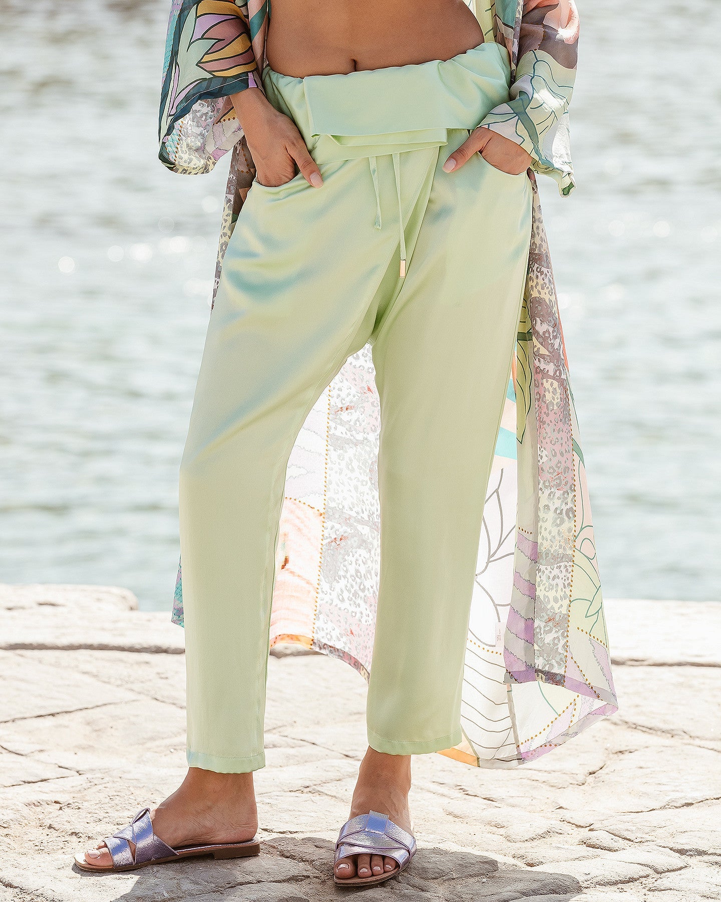Pantalon Tarel - Vert Clair : Doux pantalon saroual en satin de soie Mes Demoiselles
