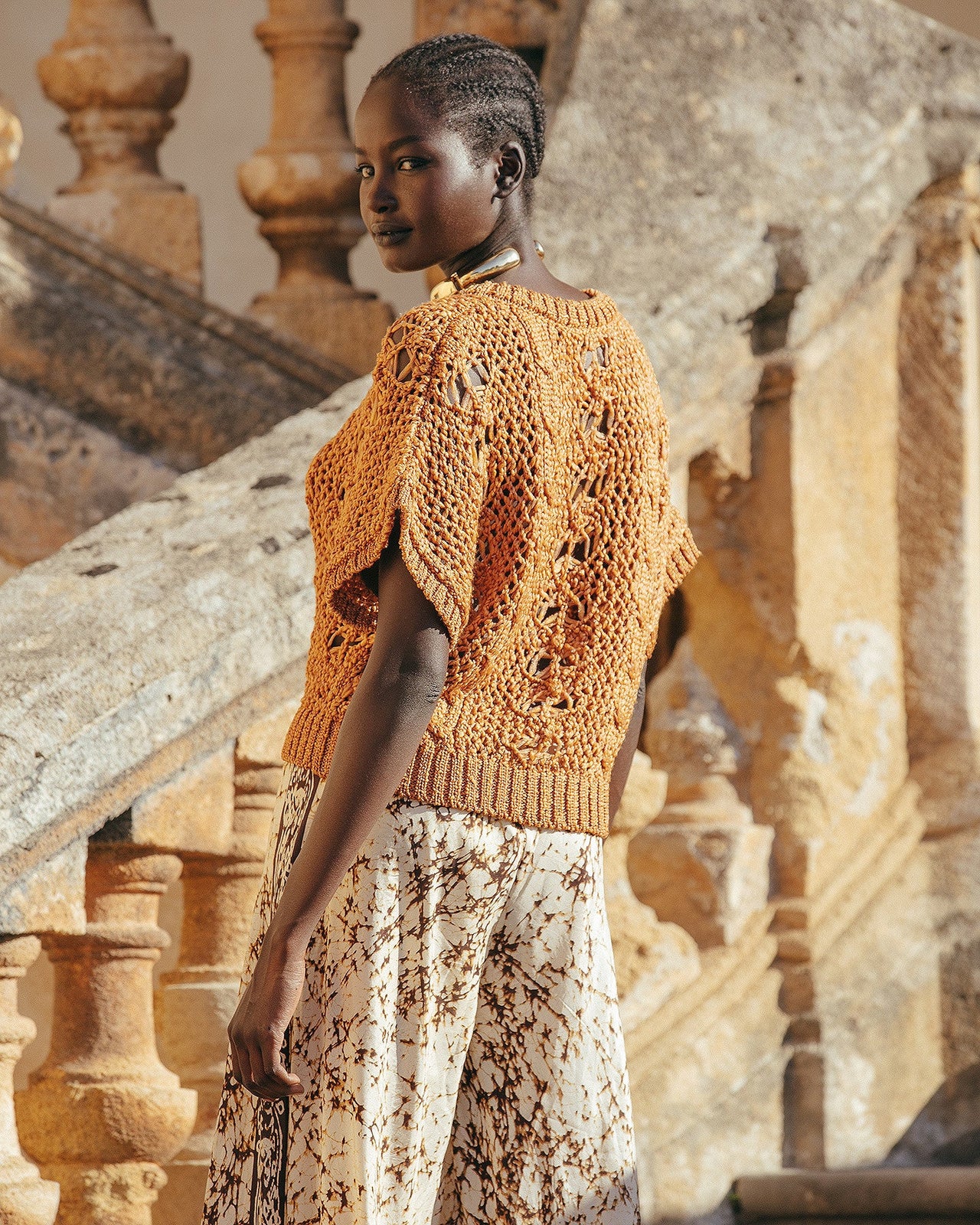 Pull Capria - Ocre : Tricot en tissage ajouré ocre Mes Demoiselles - Image 6