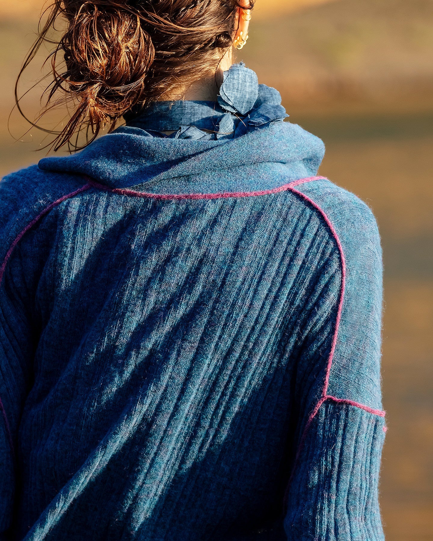 Pull Takuya - Bleu : Pull polo en alpaga, côtes irrégulières, piping coloré Mes Demoiselles