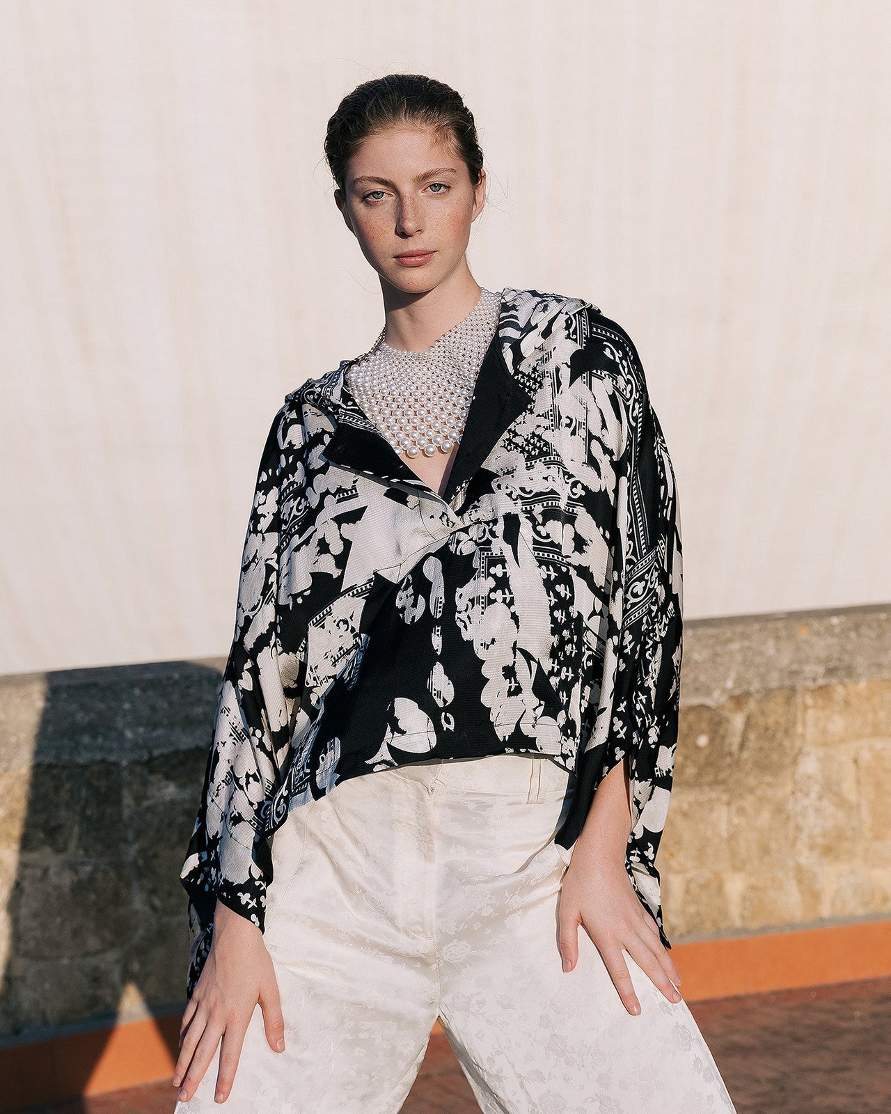 Pull en viscose tramée noir et écru - Pulls & gilets Mes Demoiselles - Image 1